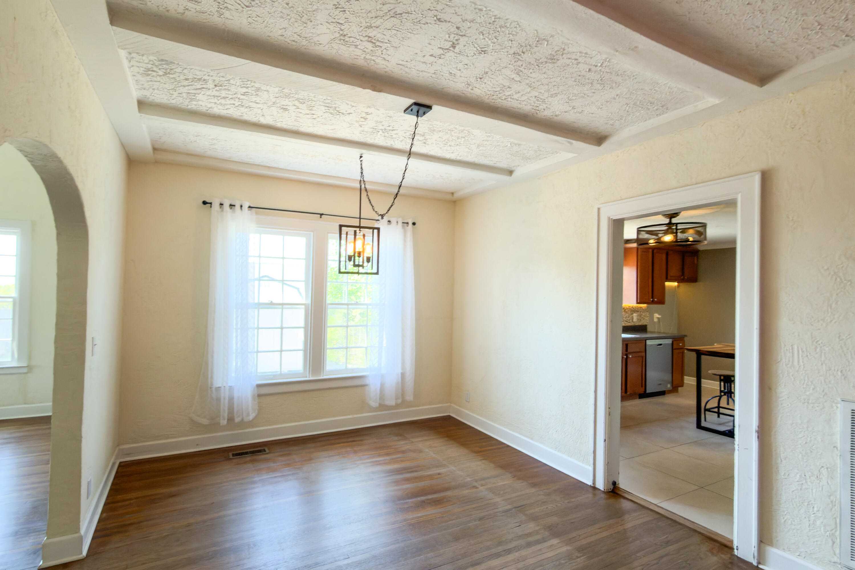 713 Hargraves Avenue