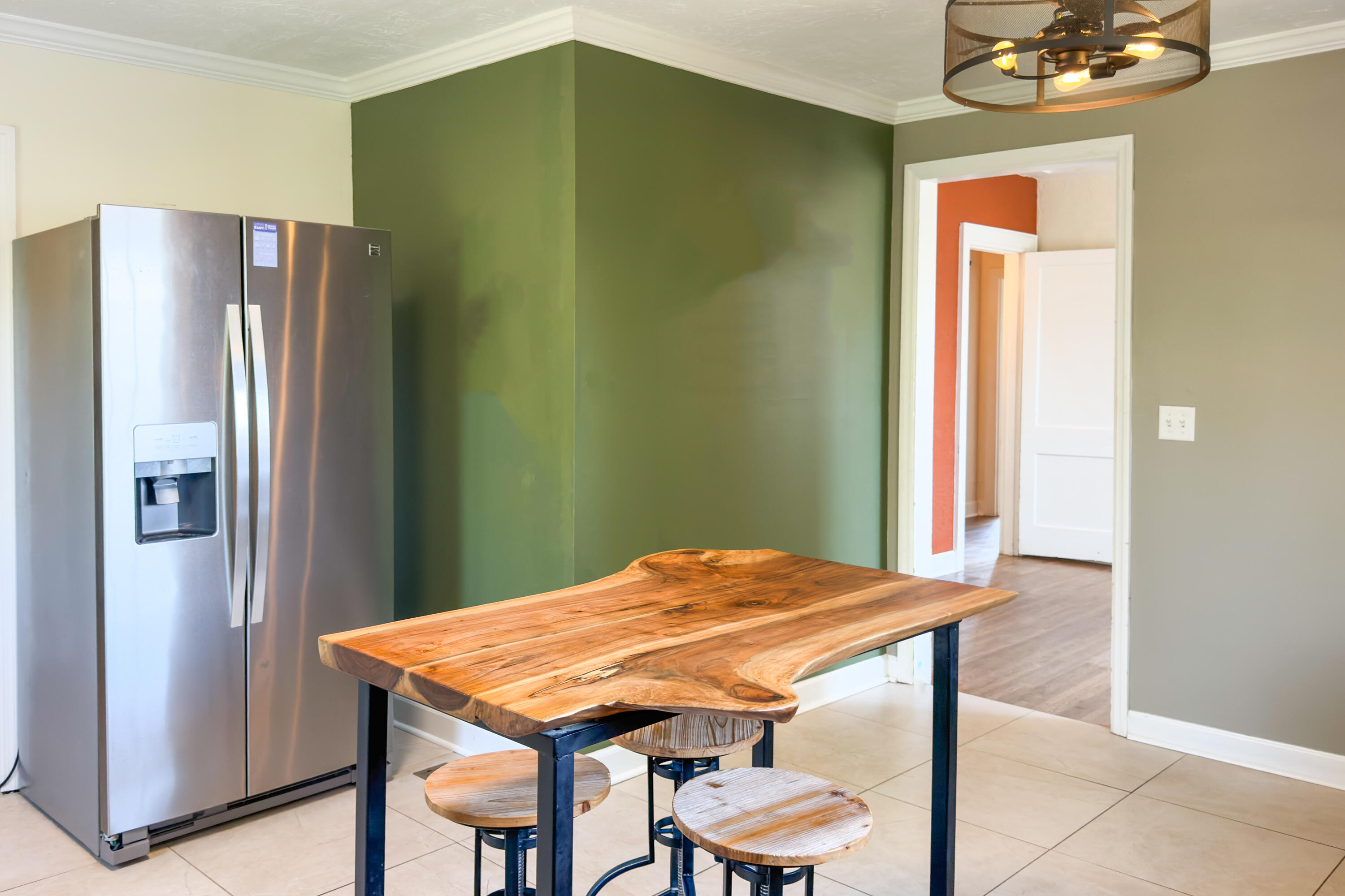 713 Hargraves Avenue