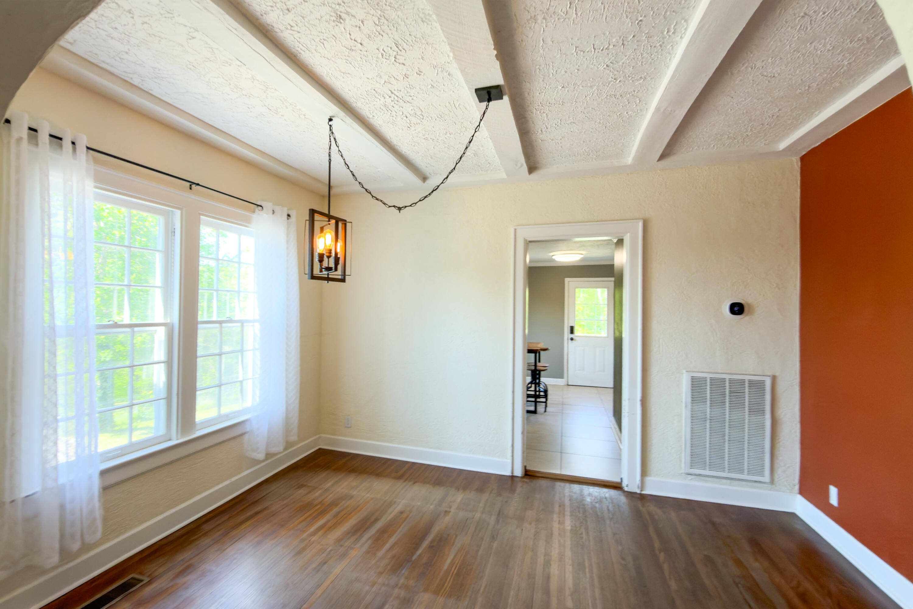 713 Hargraves Avenue