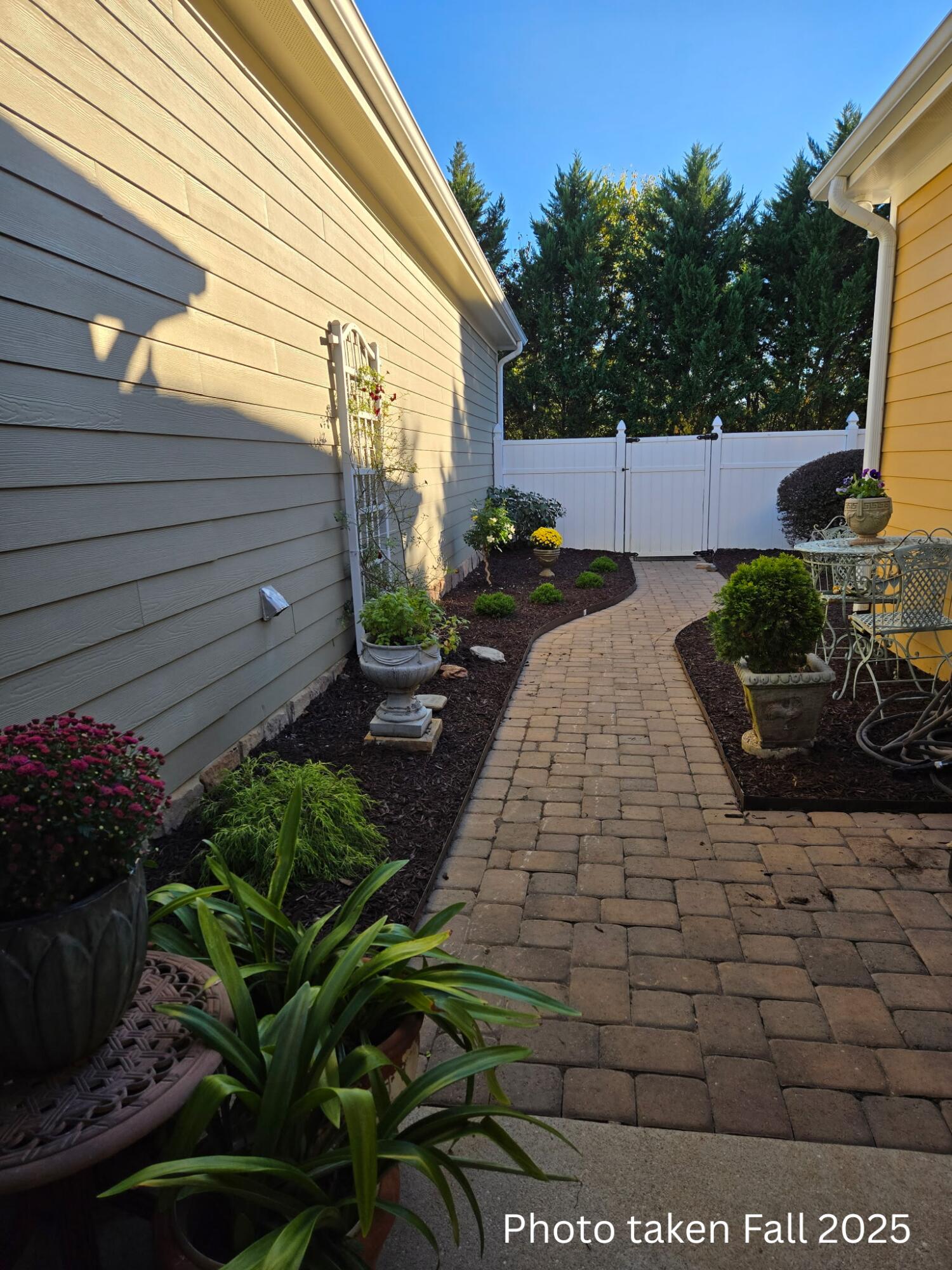 149 Callaway Court, 639