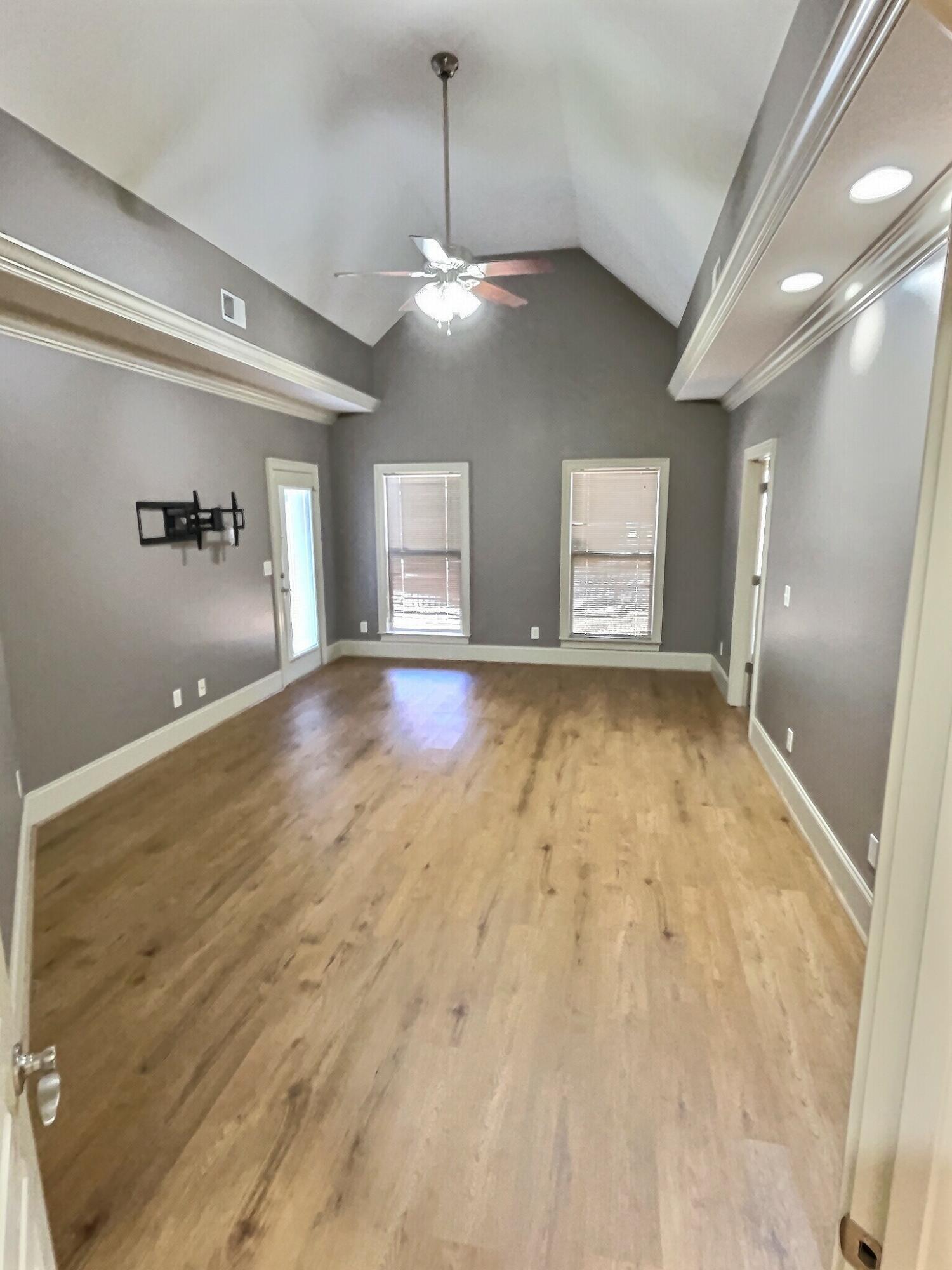 8385 Glenshire Lane