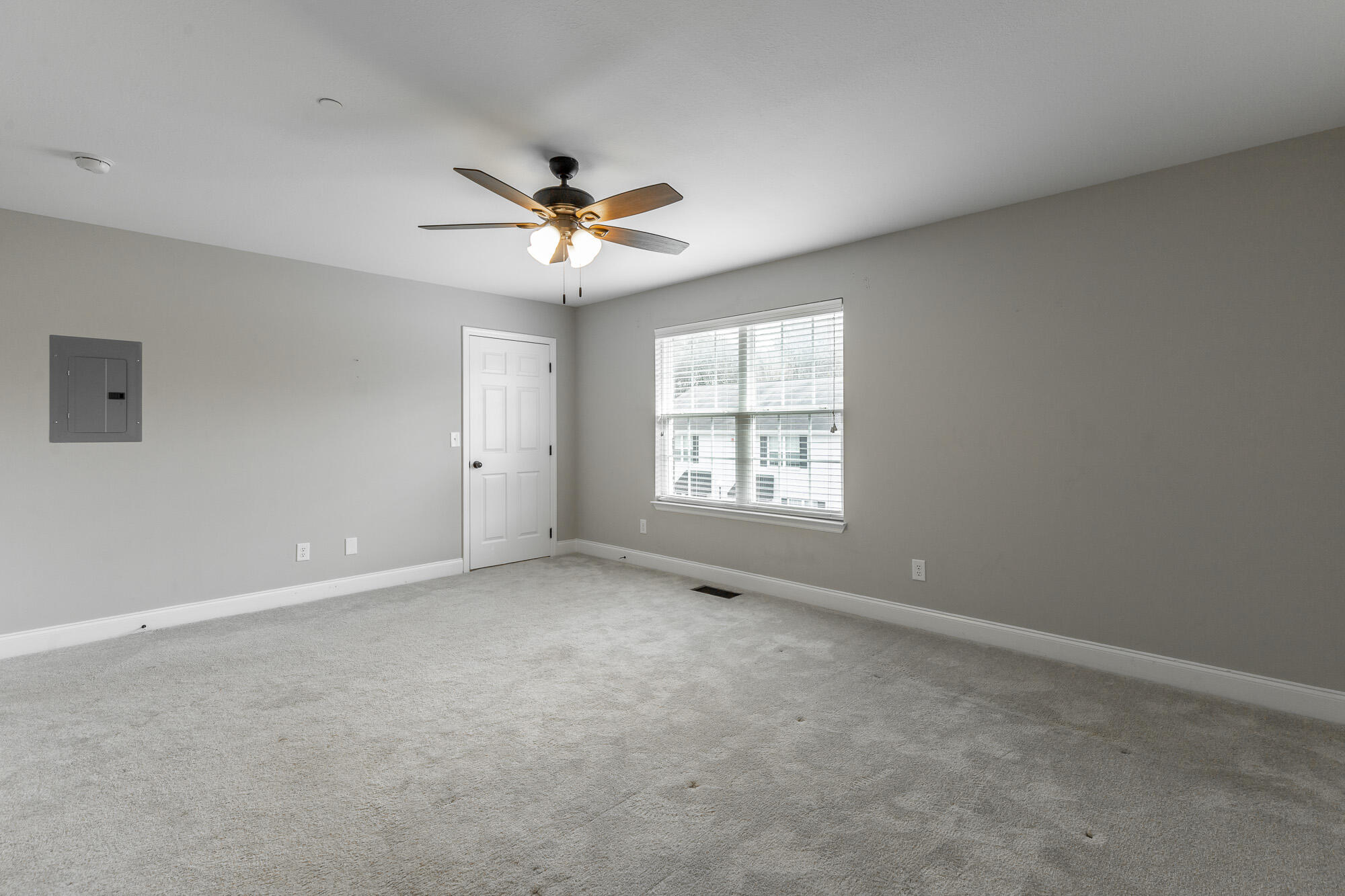 1109 Maple Tree Lane