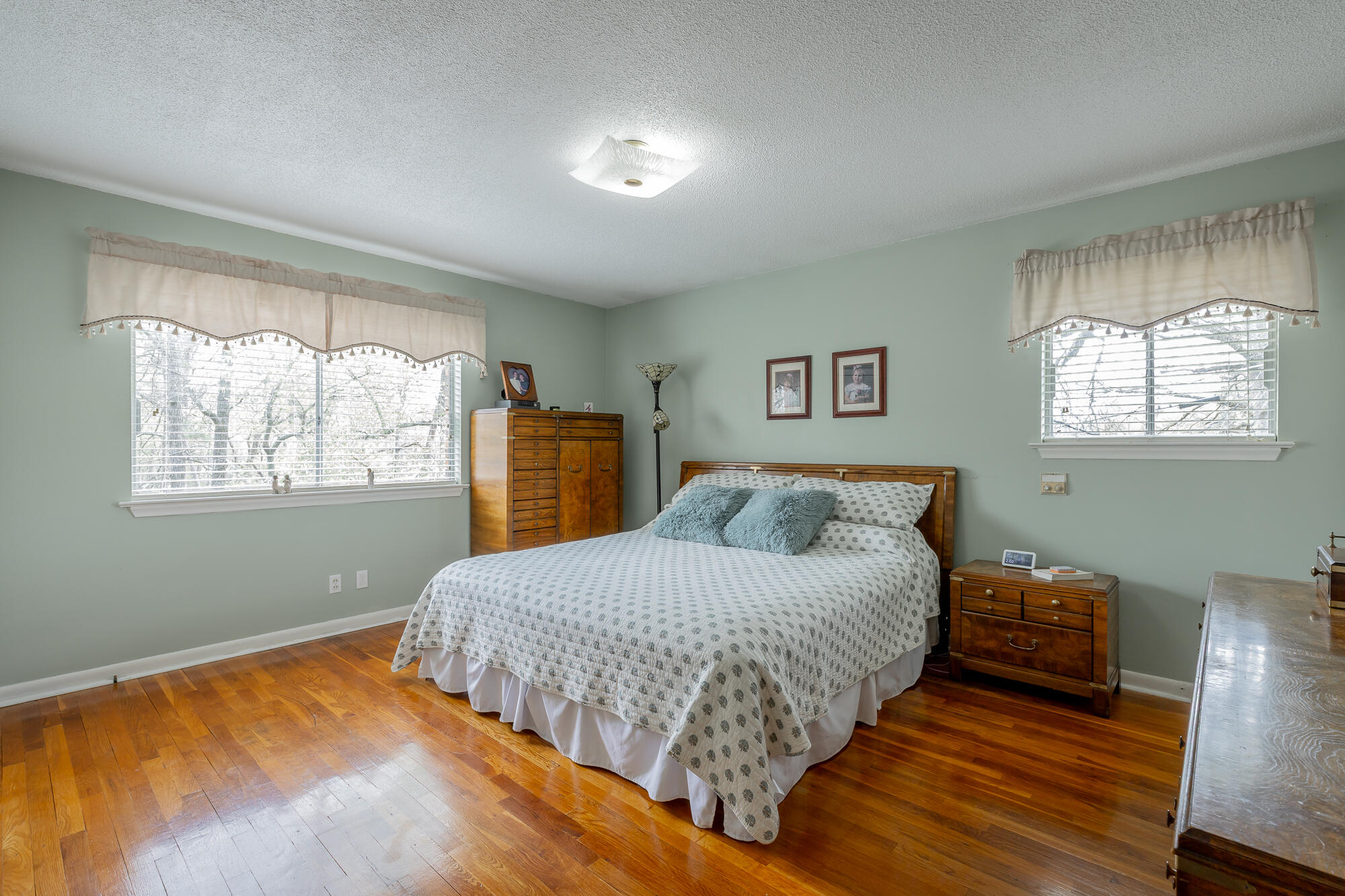 4812 Montcrest Circle