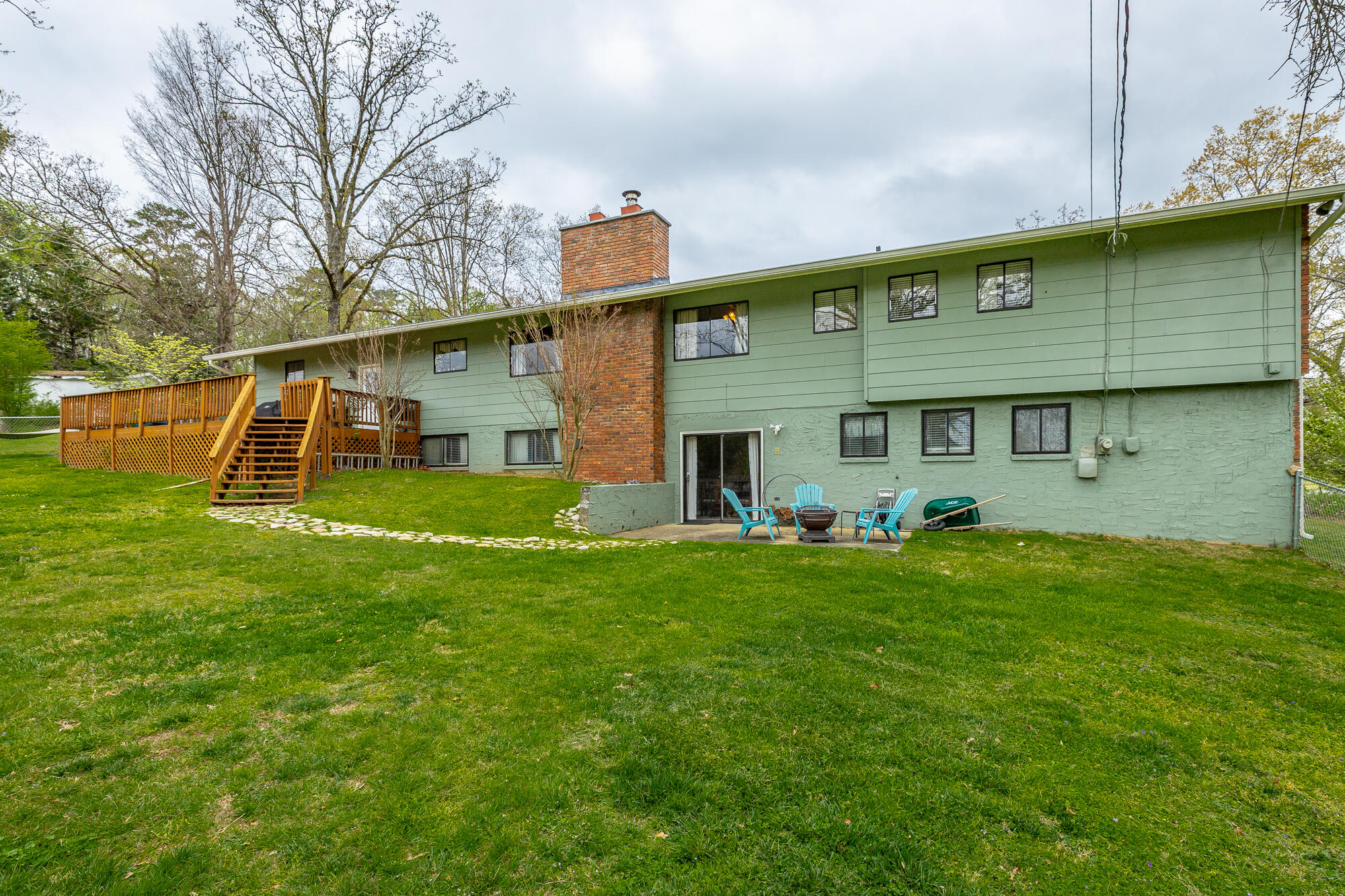 4812 Montcrest Circle