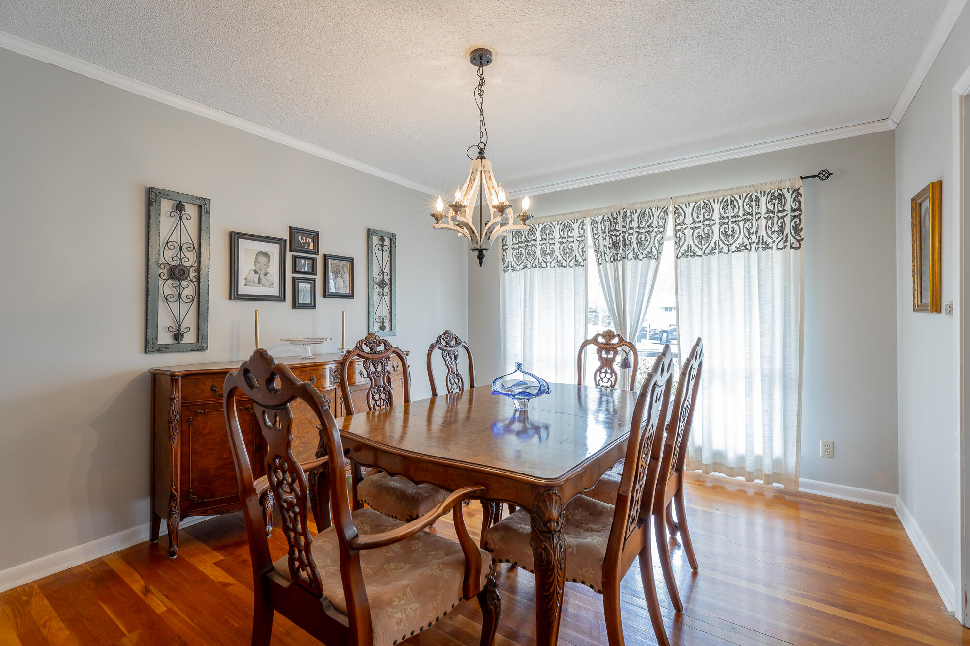 4812 Montcrest Circle