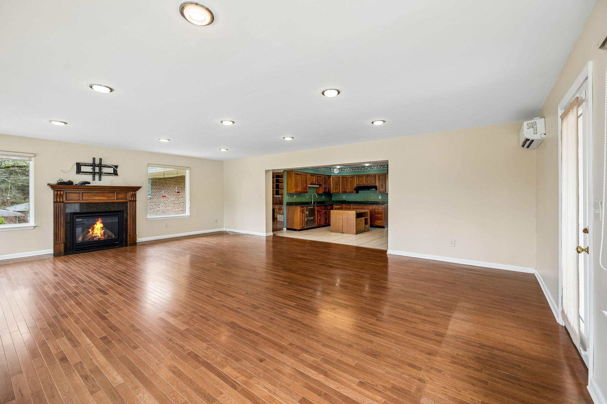 9526 Cimarron Lane