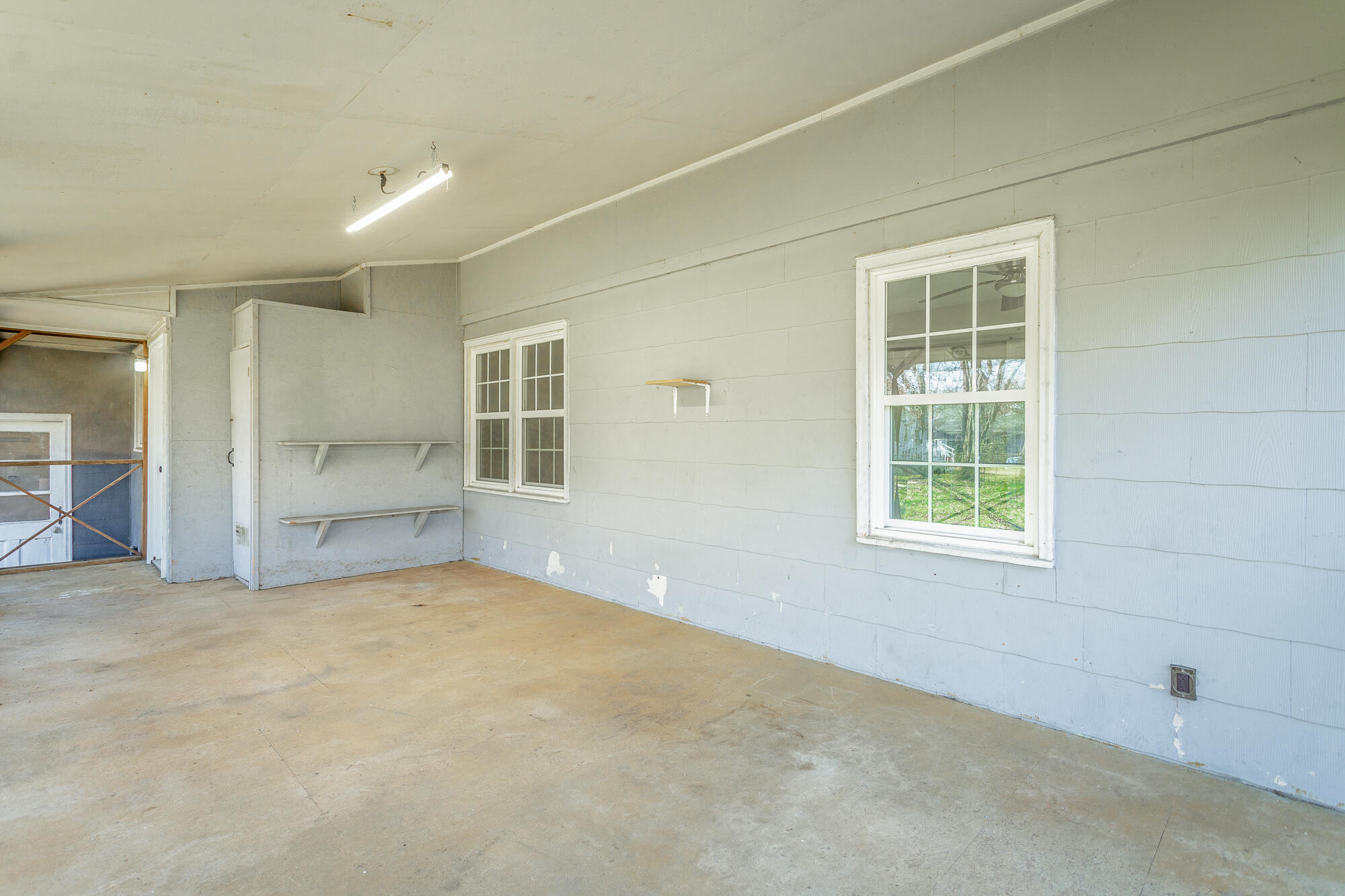 656 N Moore Road
