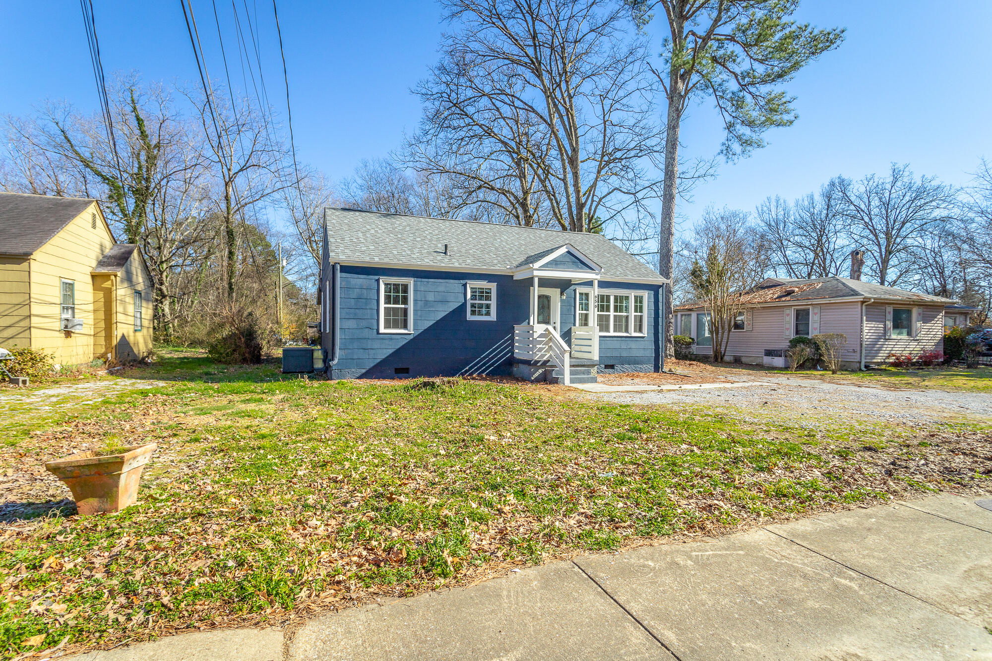 656 N Moore Road
