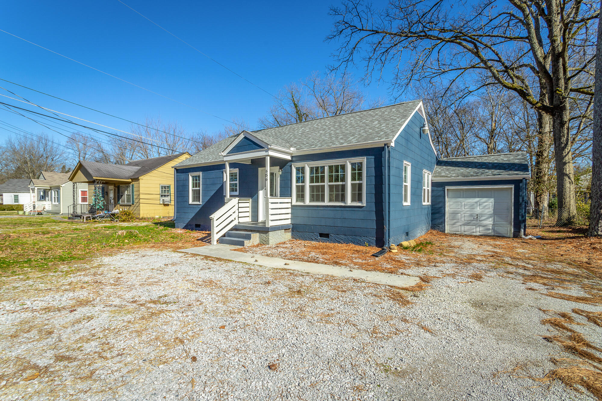 656 N Moore Road