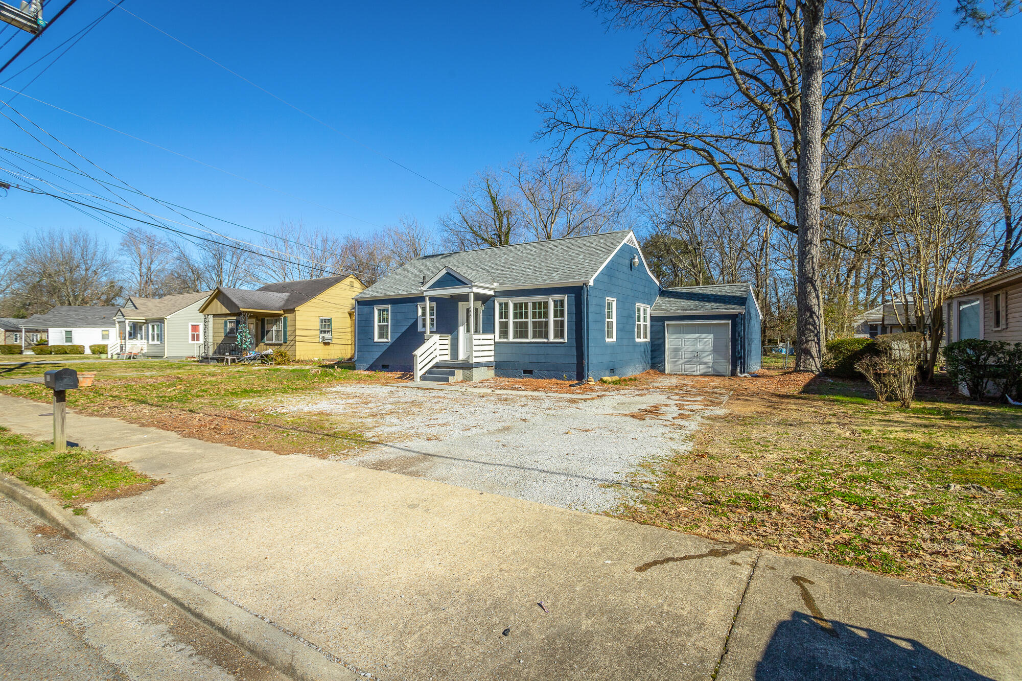 656 N Moore Road