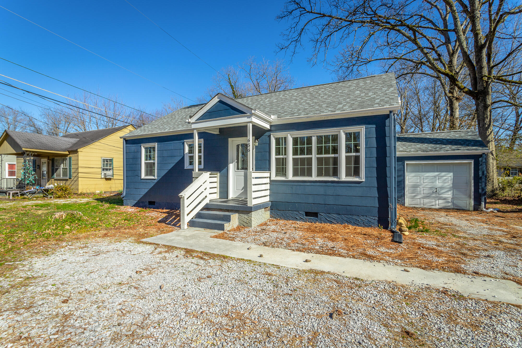 656 N Moore Road