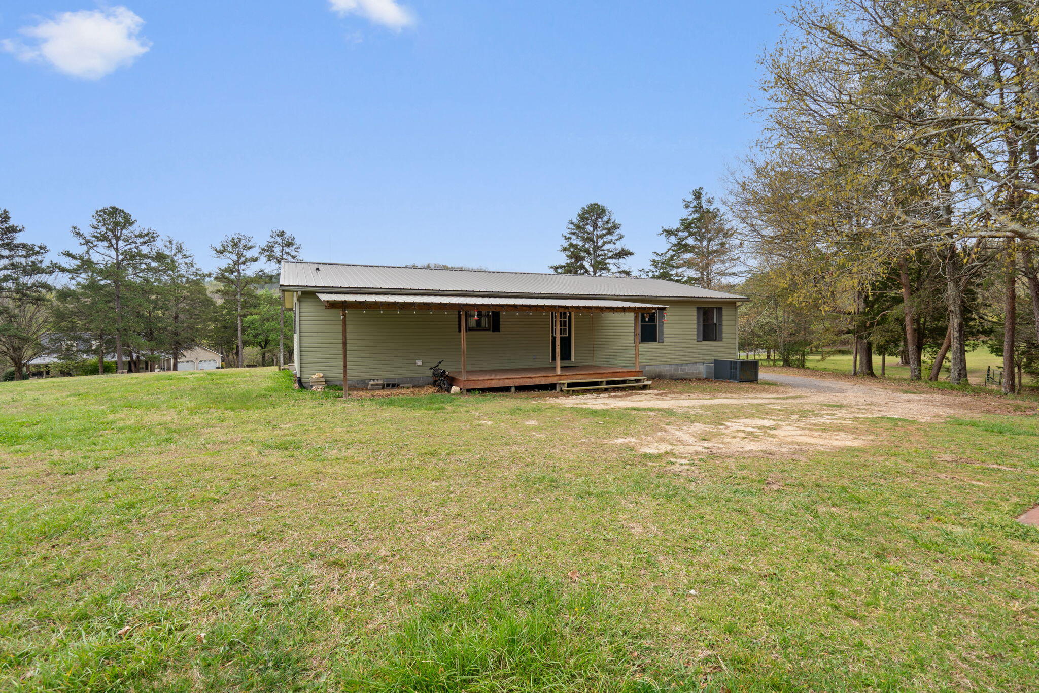 154 Potter Place Road NW