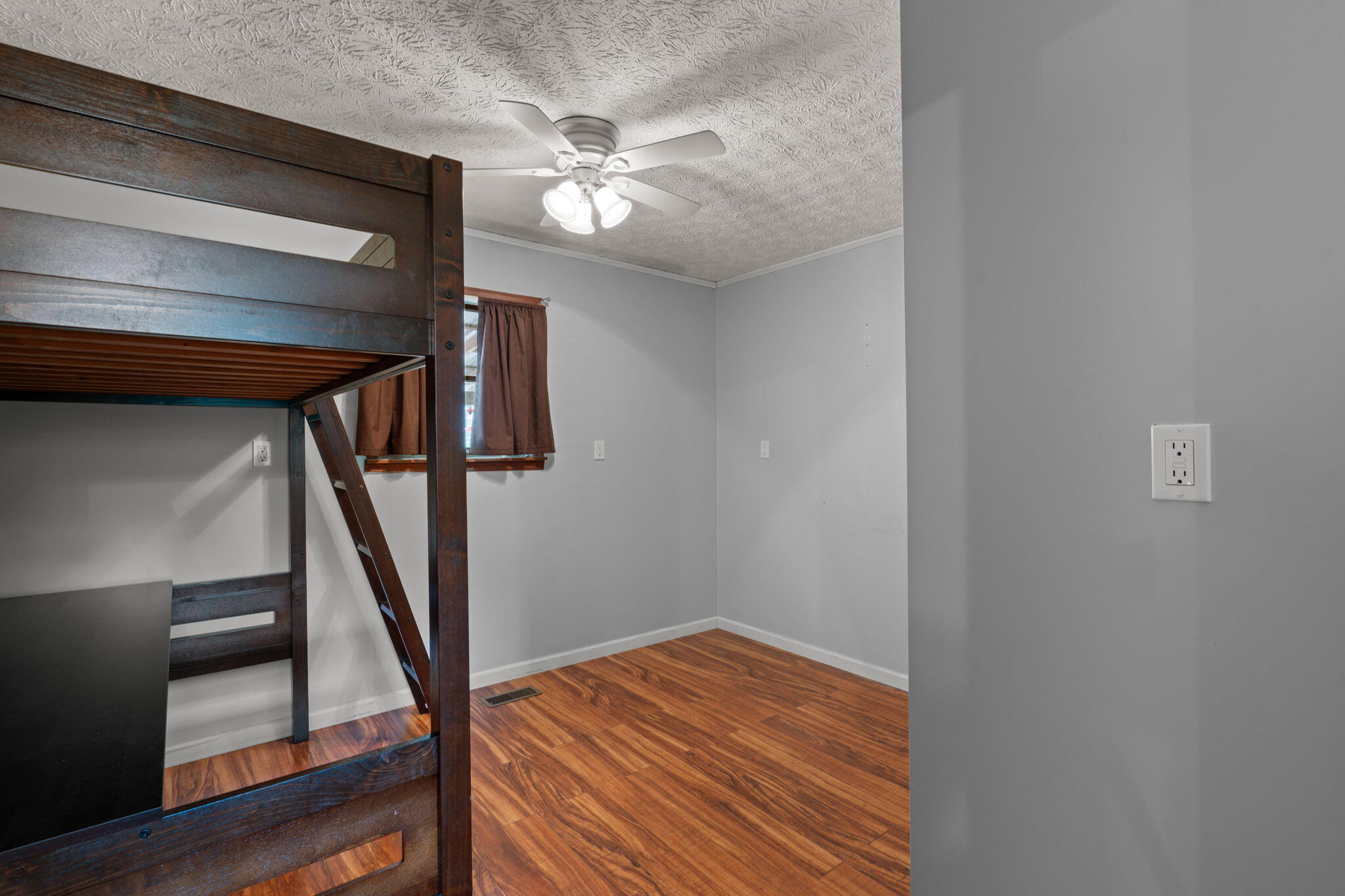 154 Potter Place Road NW