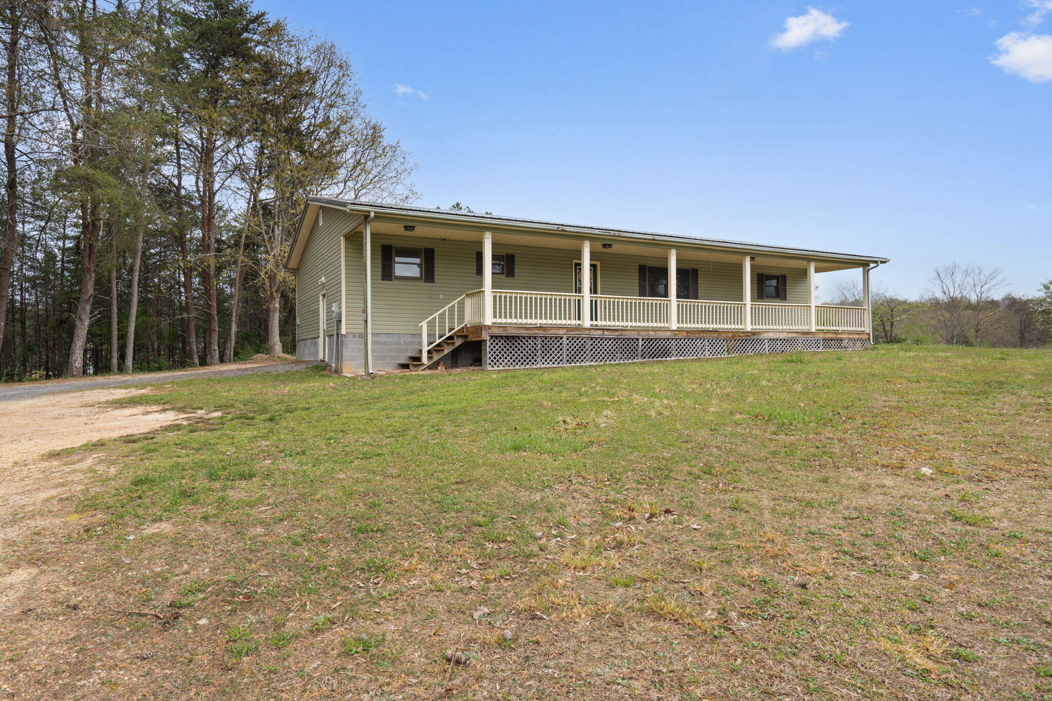 154 Potter Place Road NW