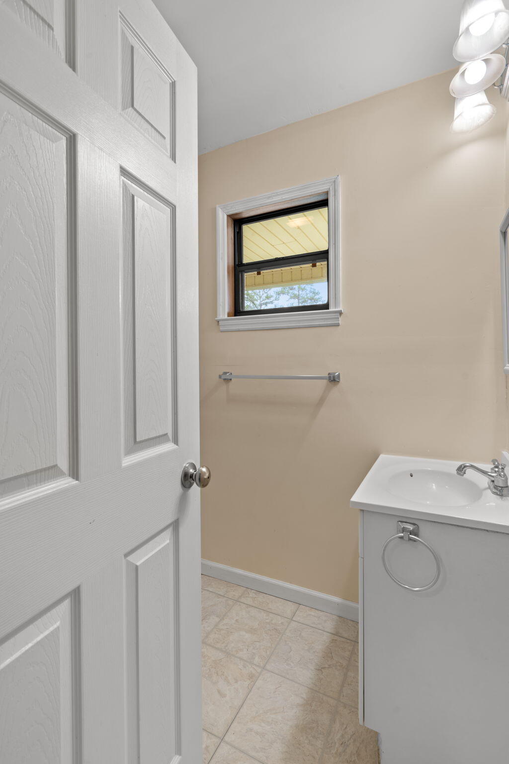 154 Potter Place Road NW