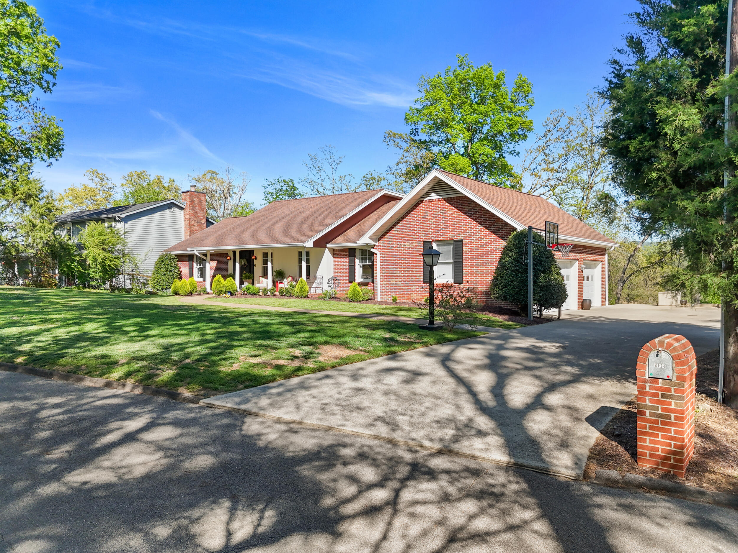 8124 Pierpoint Drive