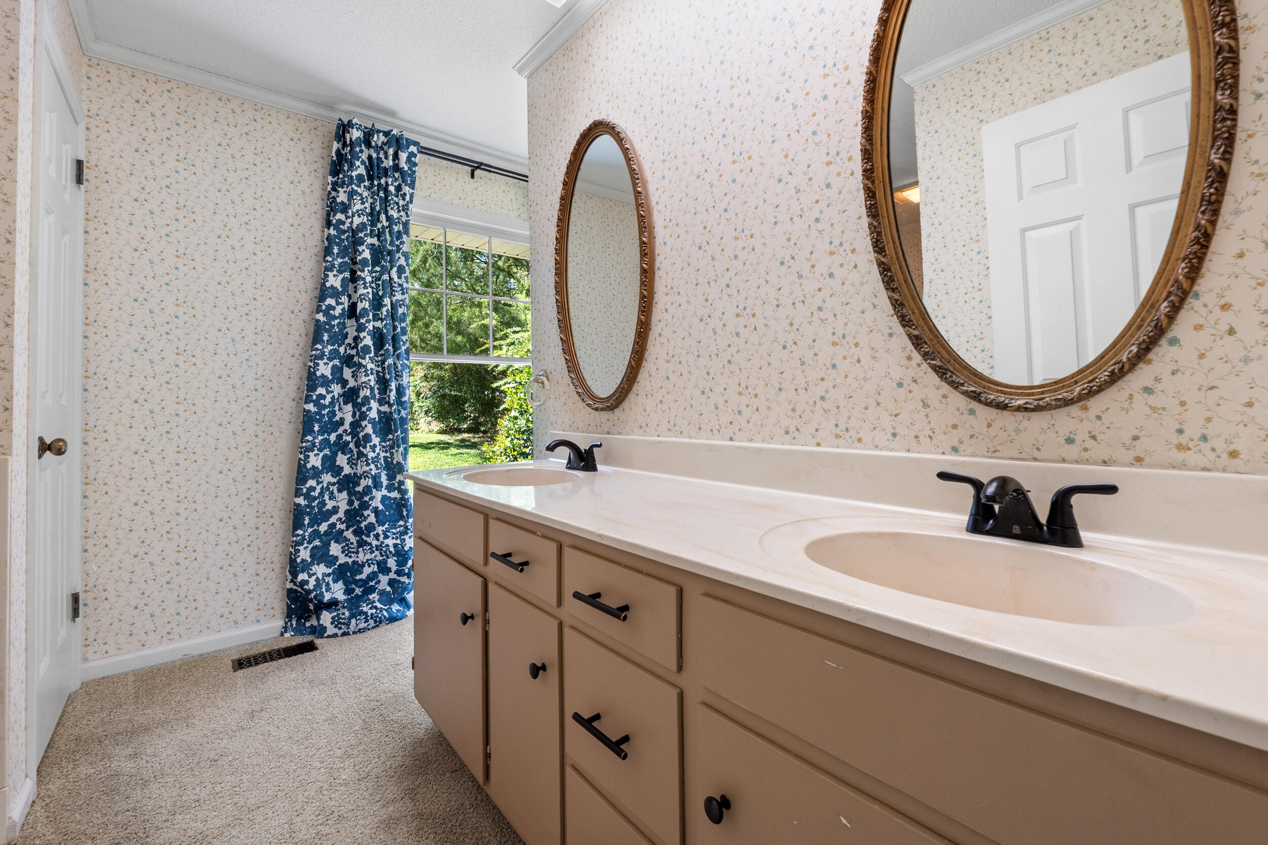 8124 Pierpoint Drive