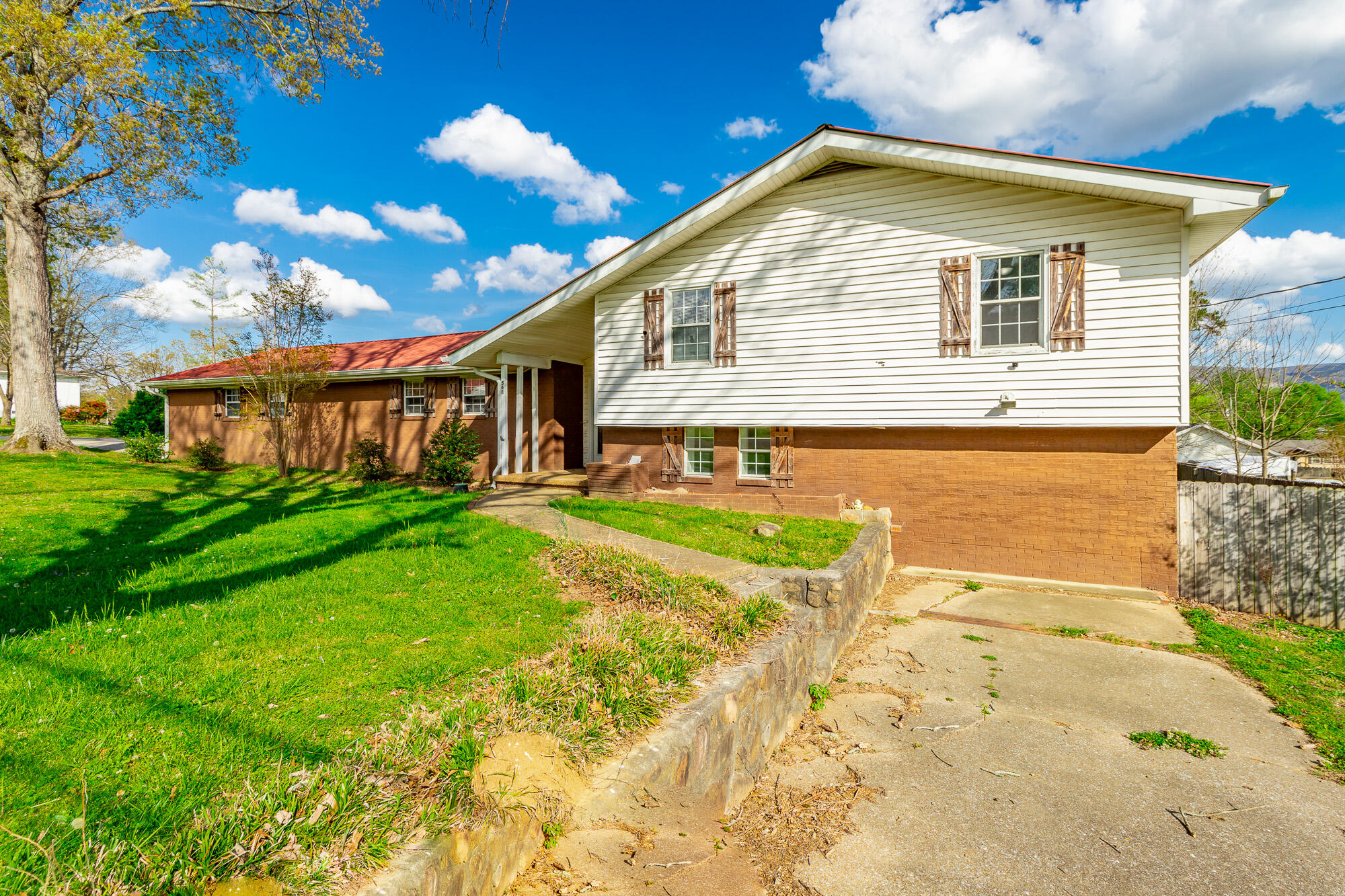 568 Poplar Street