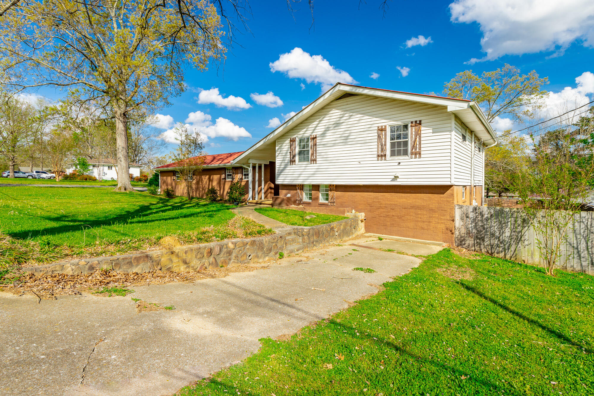 568 Poplar Street