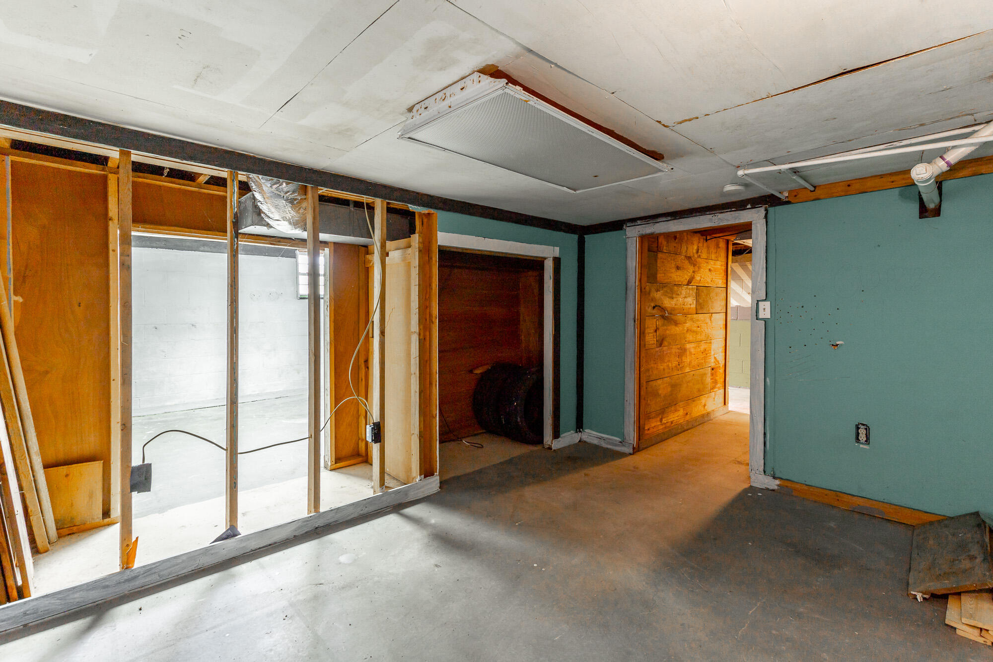 568 Poplar Street