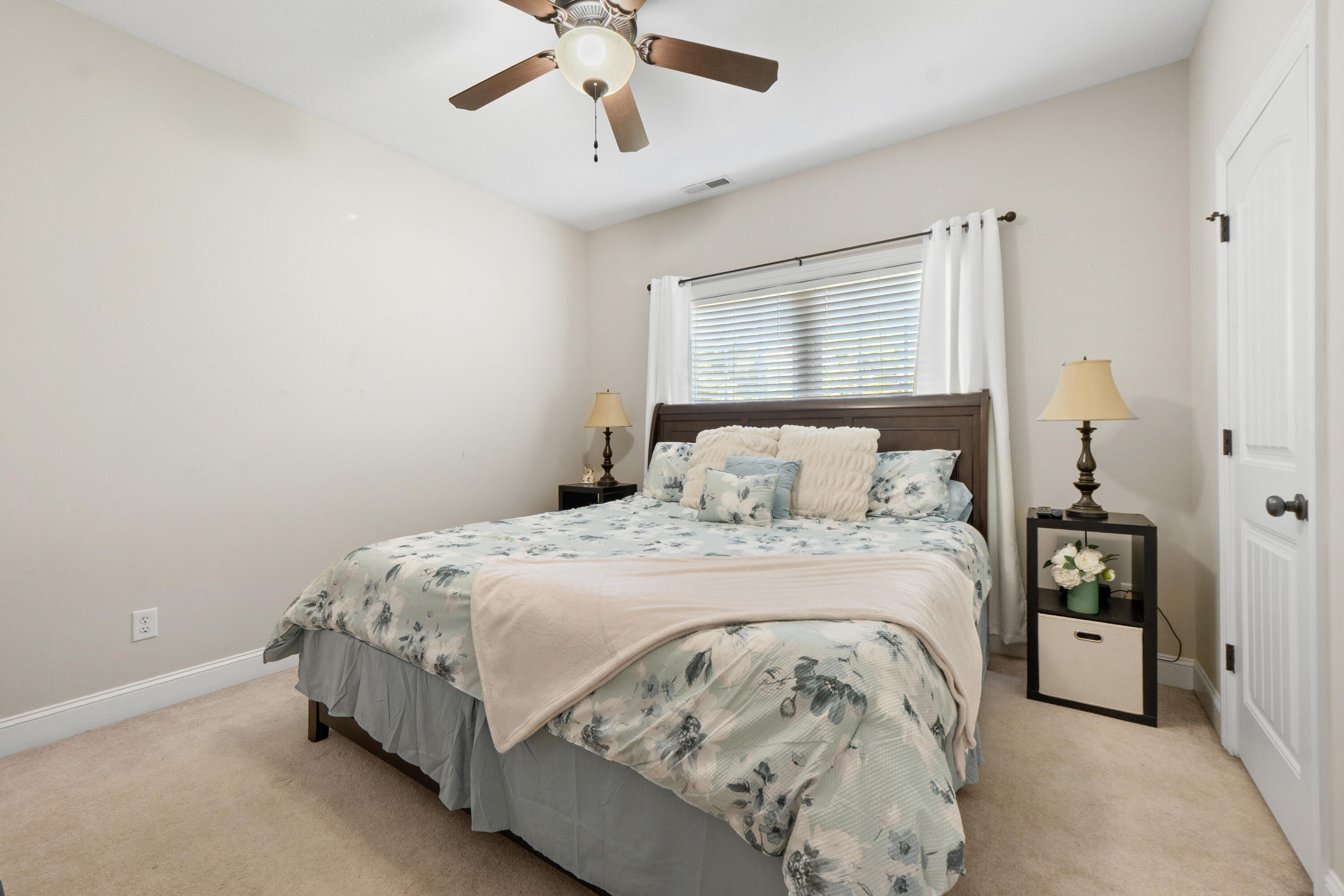 4986 Hamillville Court