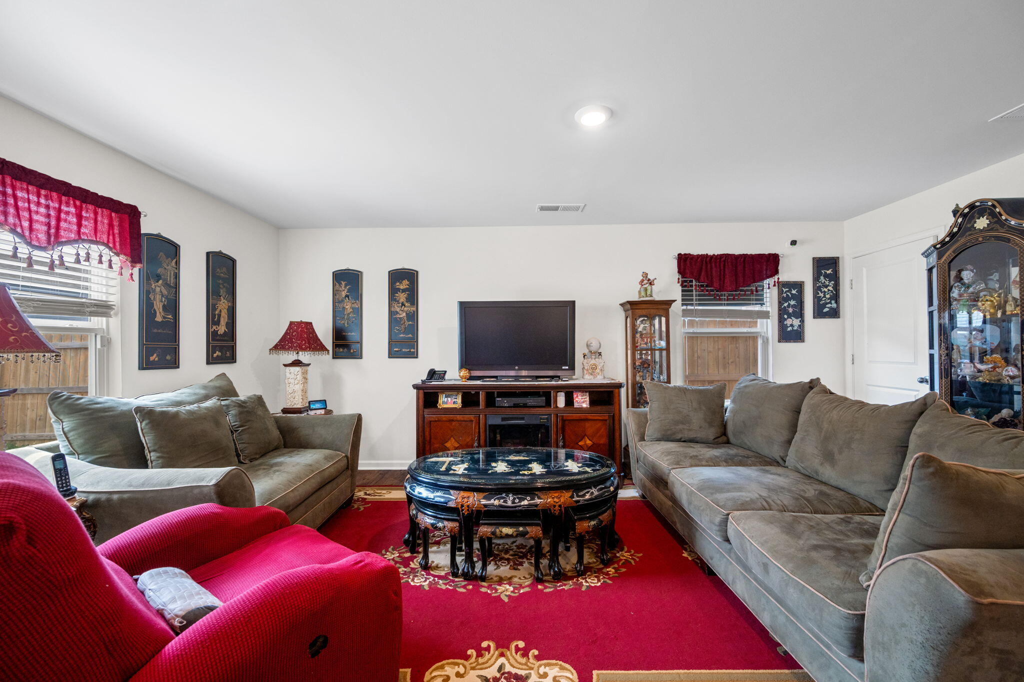 77 Quarter Street
