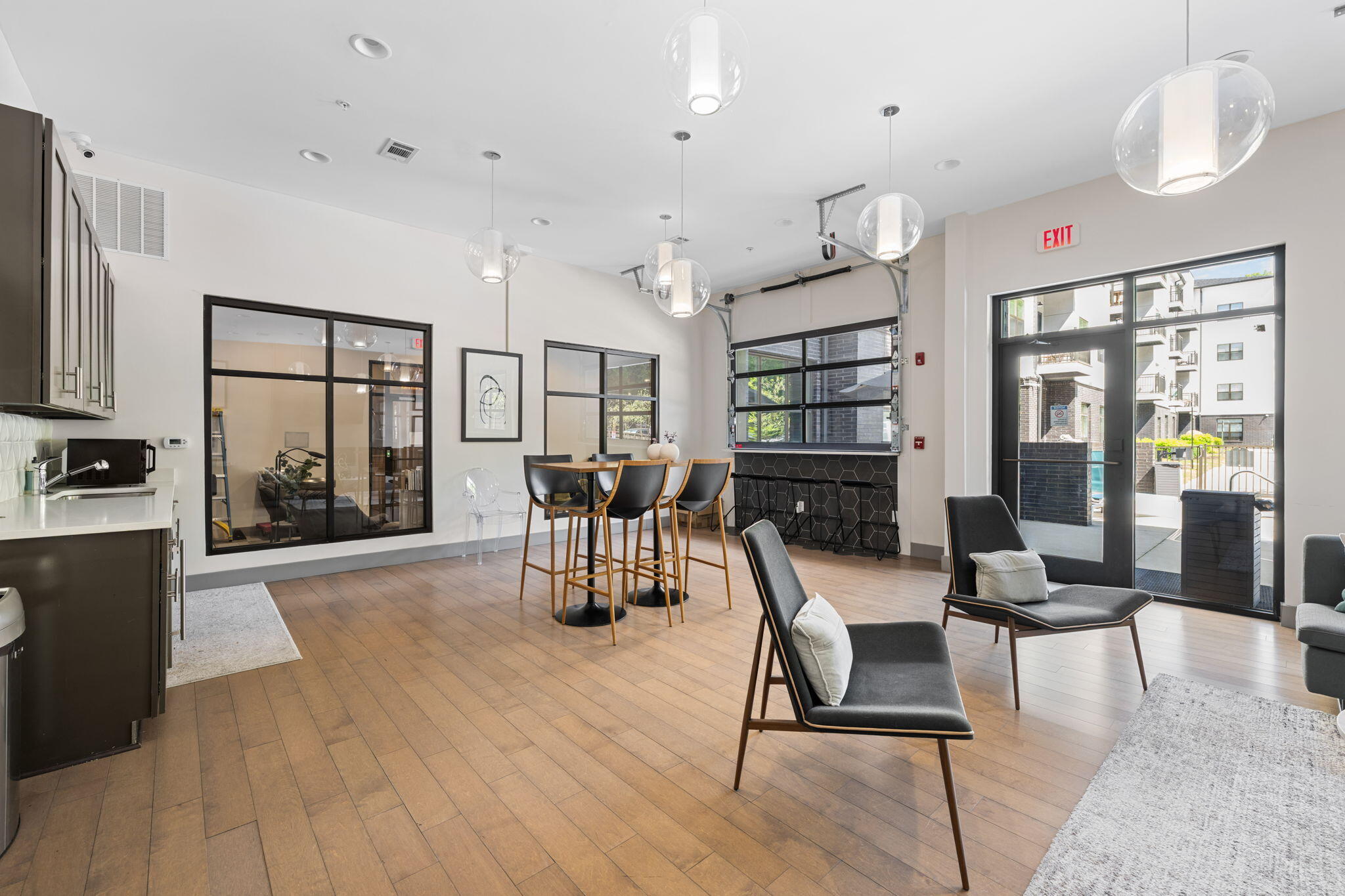 782 Riverfront Parkway, 416