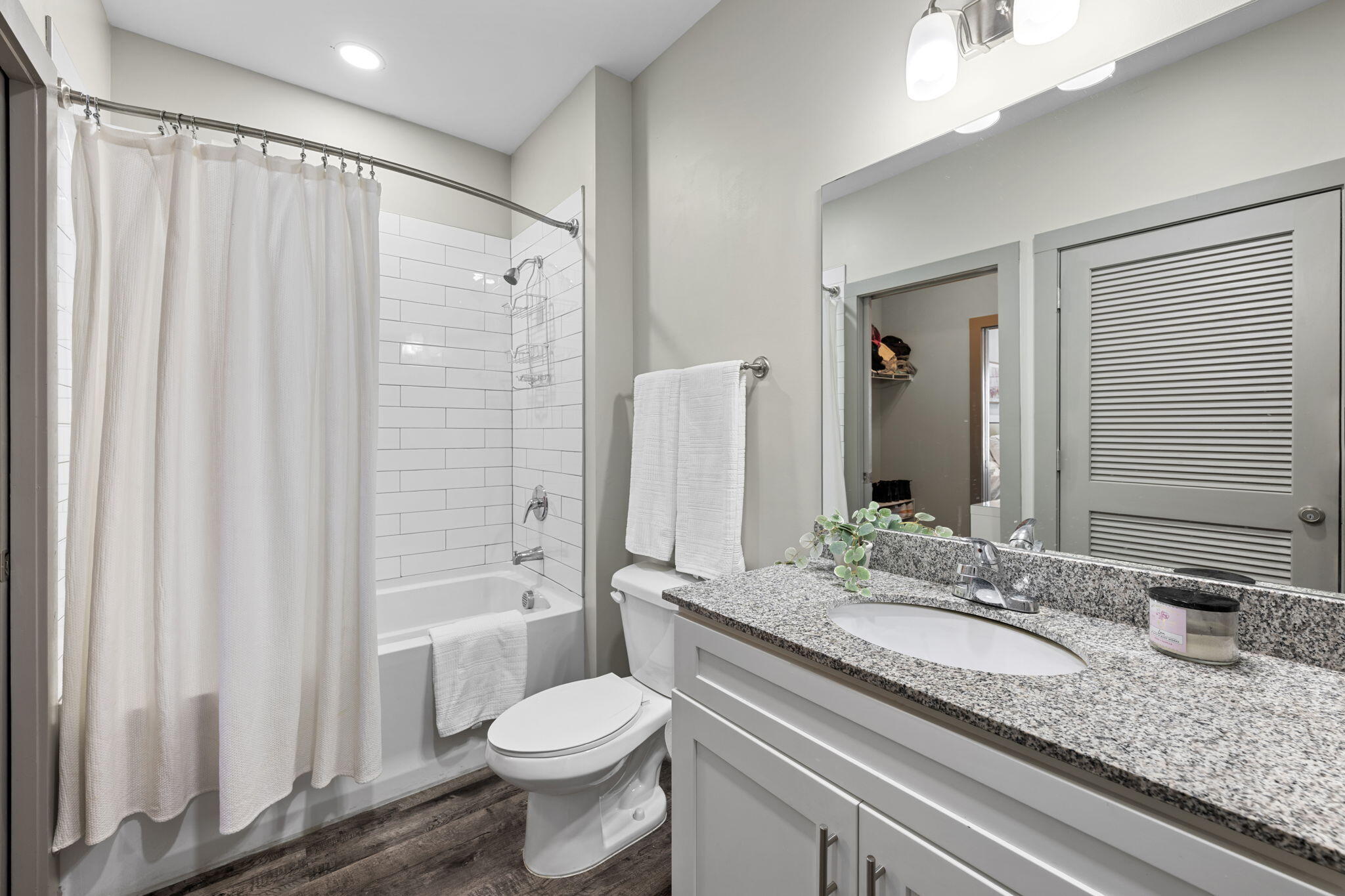 782 Riverfront Parkway, 416