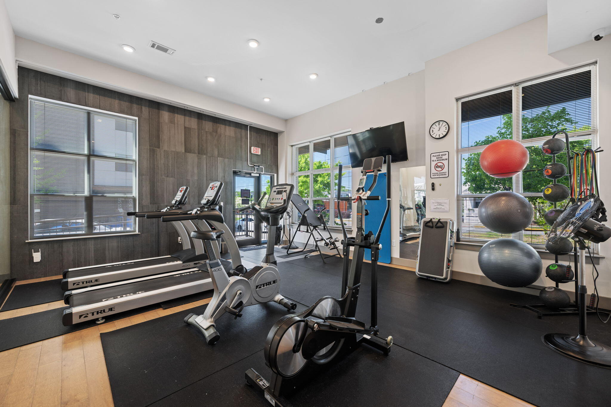 782 Riverfront Parkway, 416