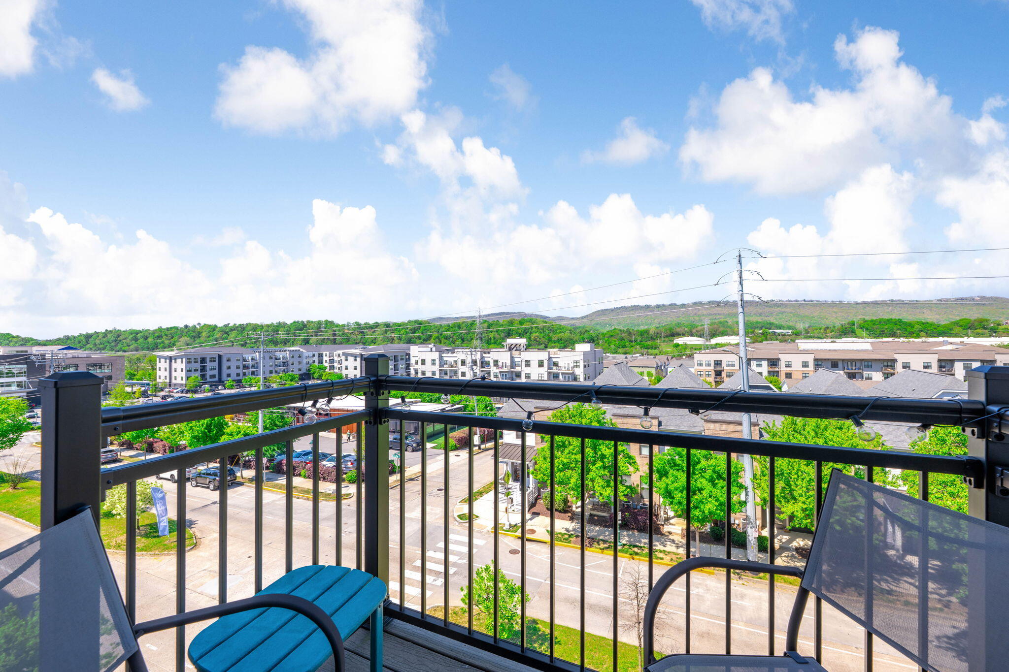 782 Riverfront Parkway, 416