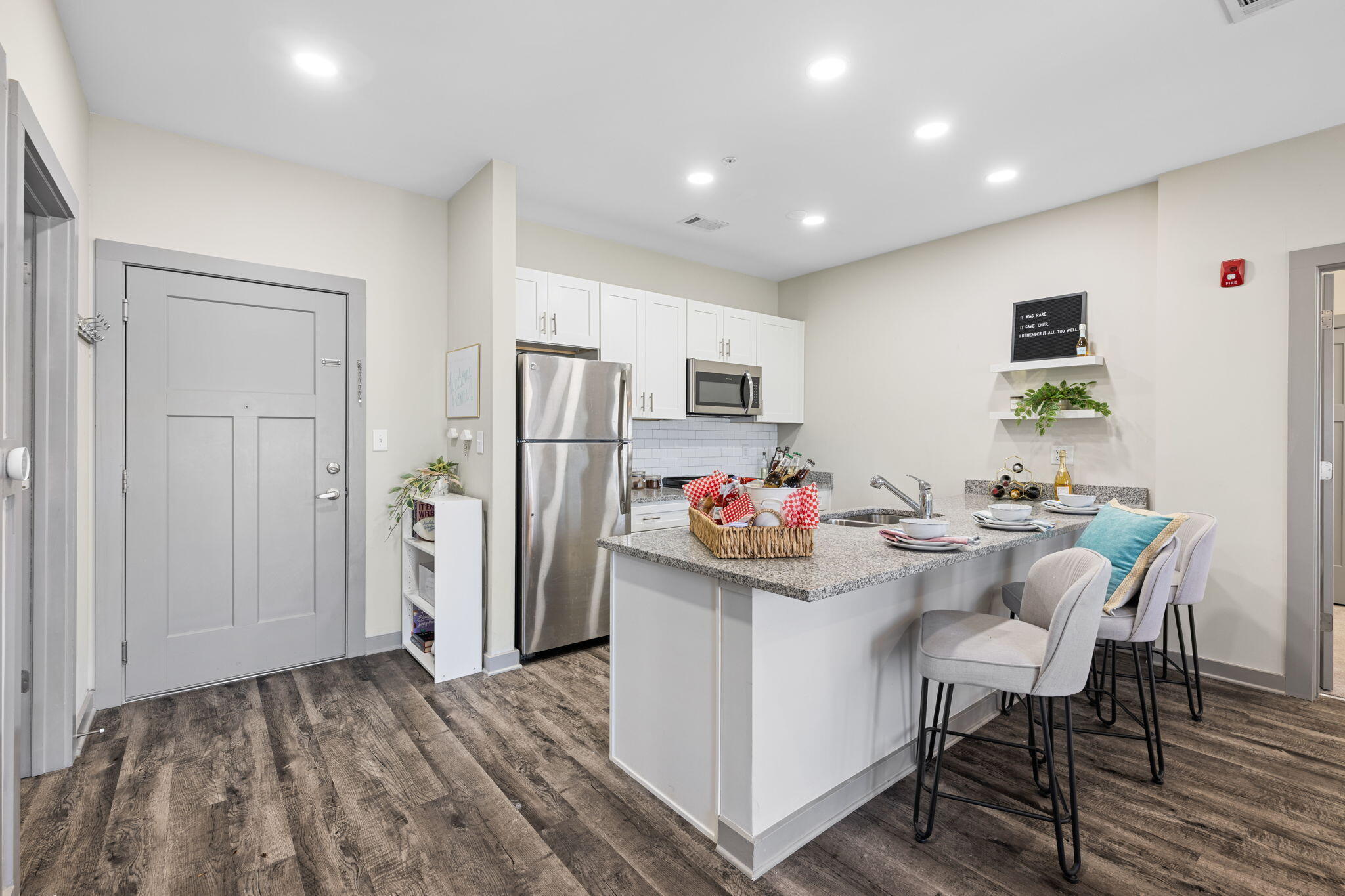 782 Riverfront Parkway, 416