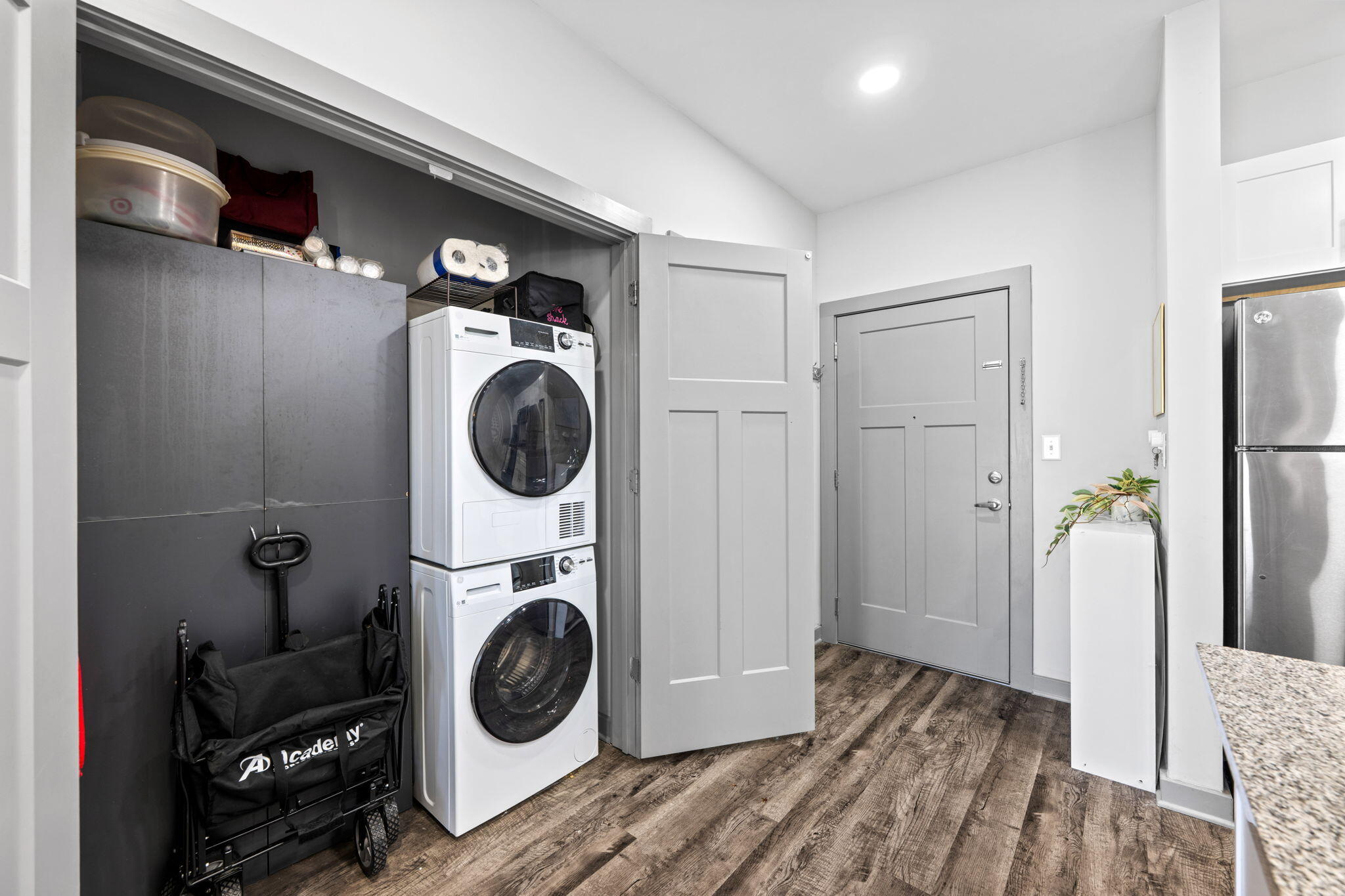 782 Riverfront Parkway, 416