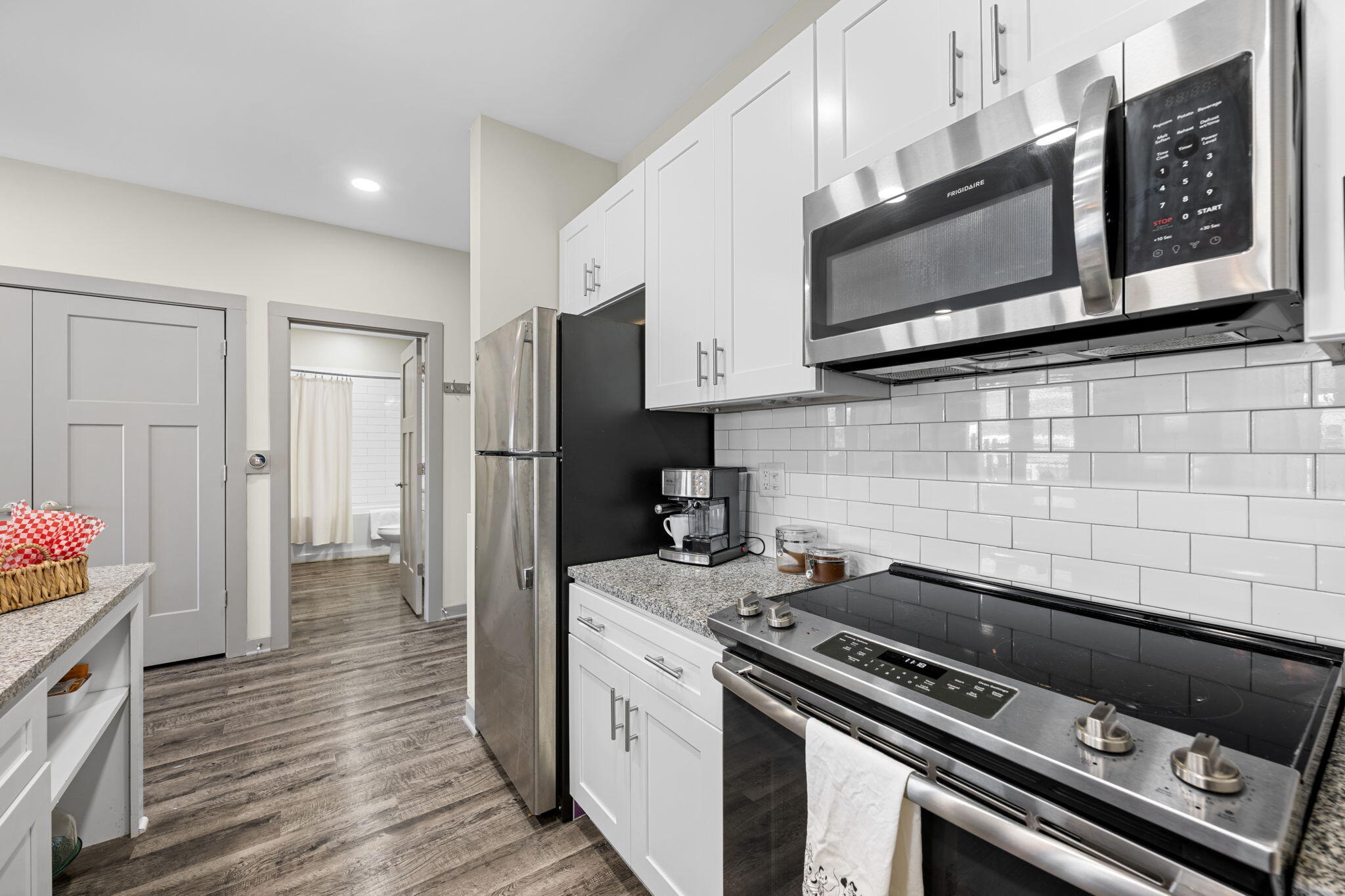 782 Riverfront Parkway, 416