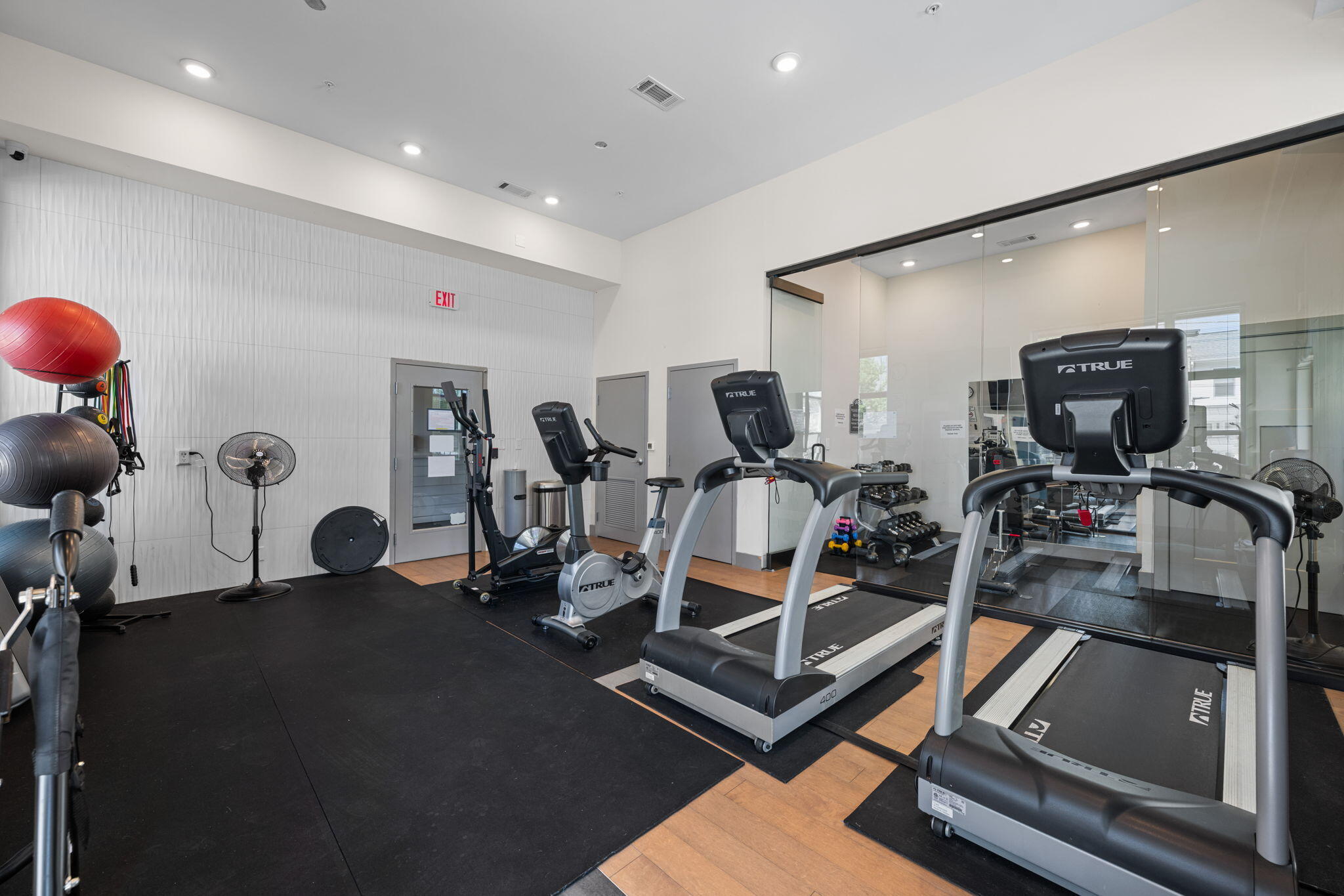 782 Riverfront Parkway, 416