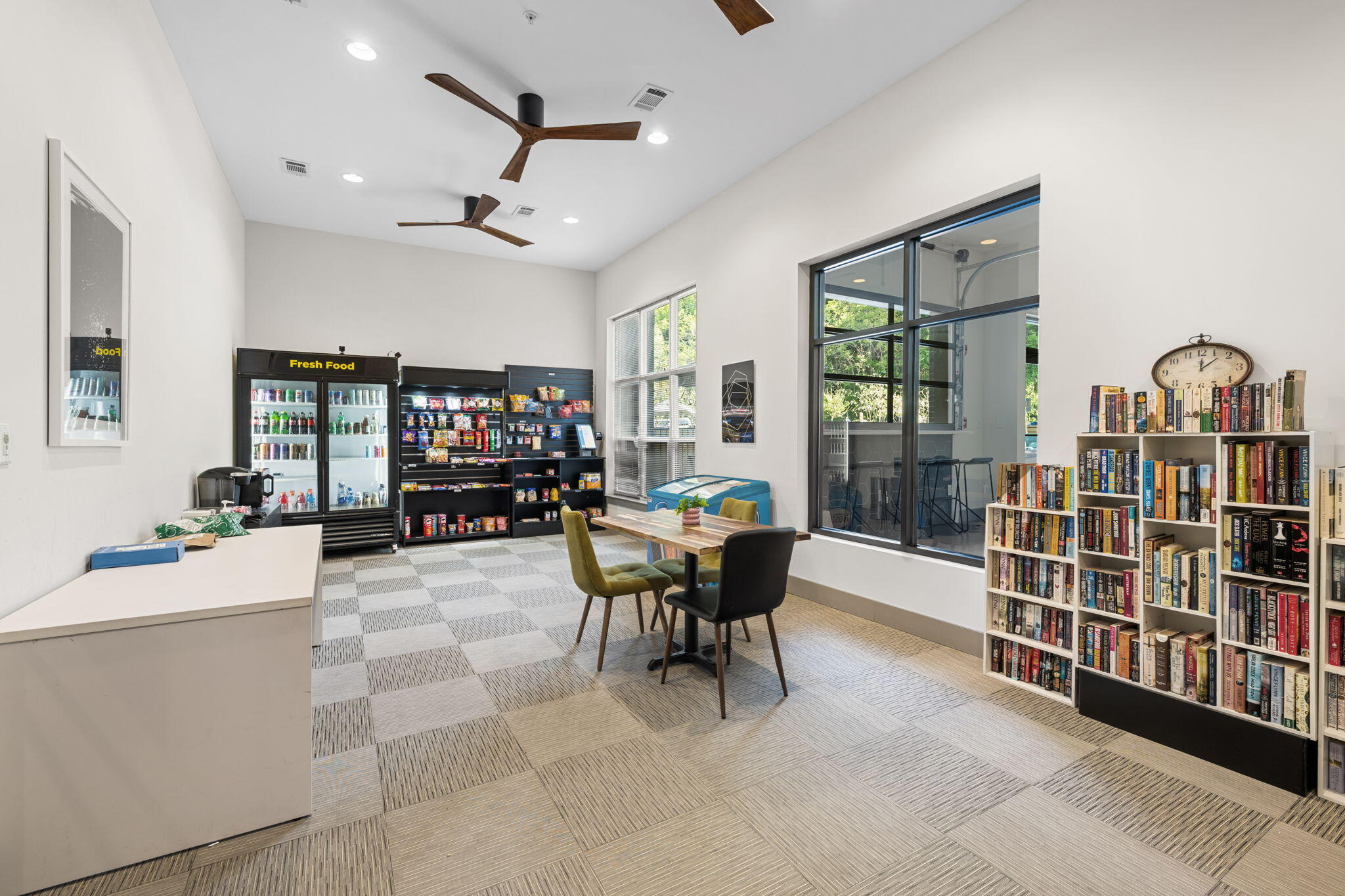 782 Riverfront Parkway, 416