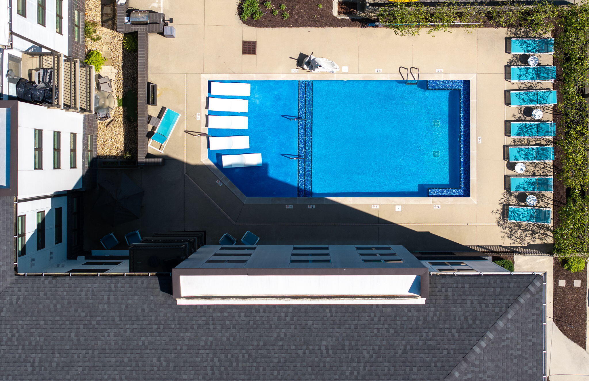 782 Riverfront Parkway, 416