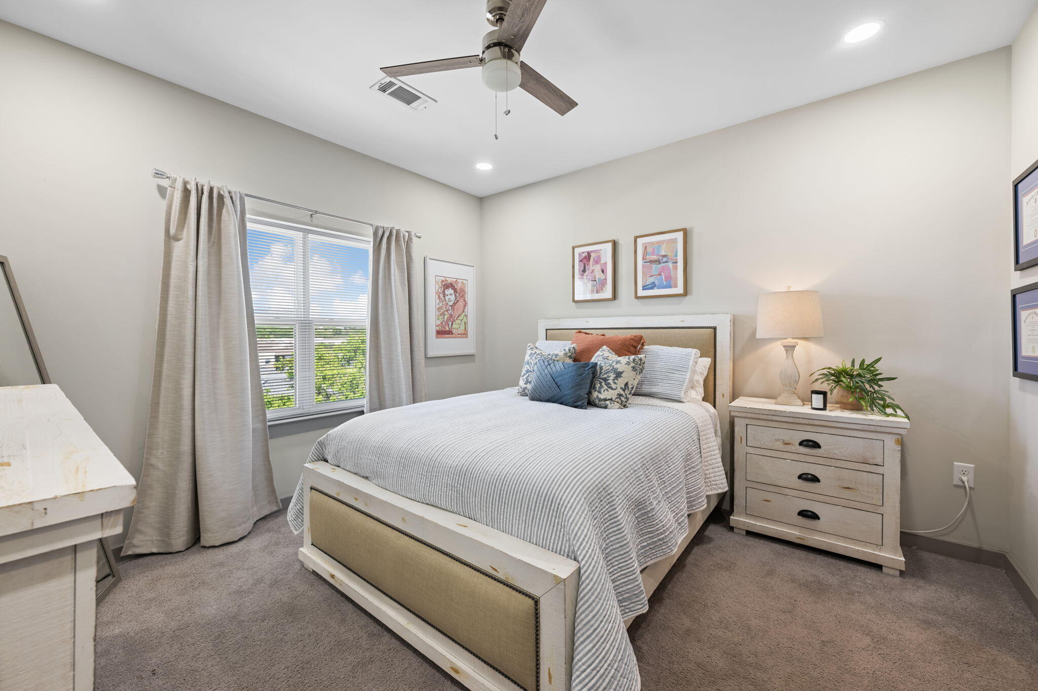 782 Riverfront Parkway, 416