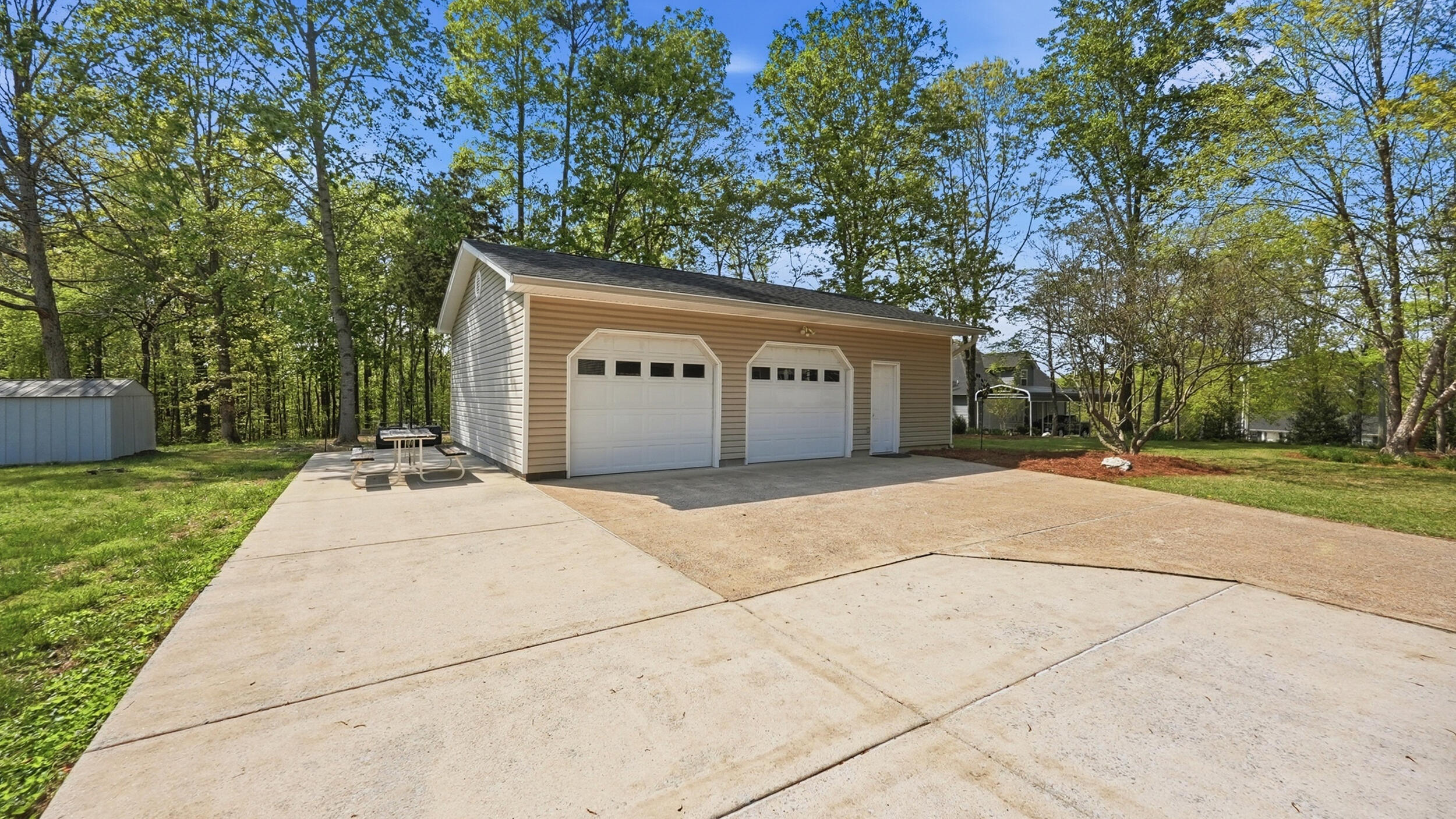 40 S Middleview Drive