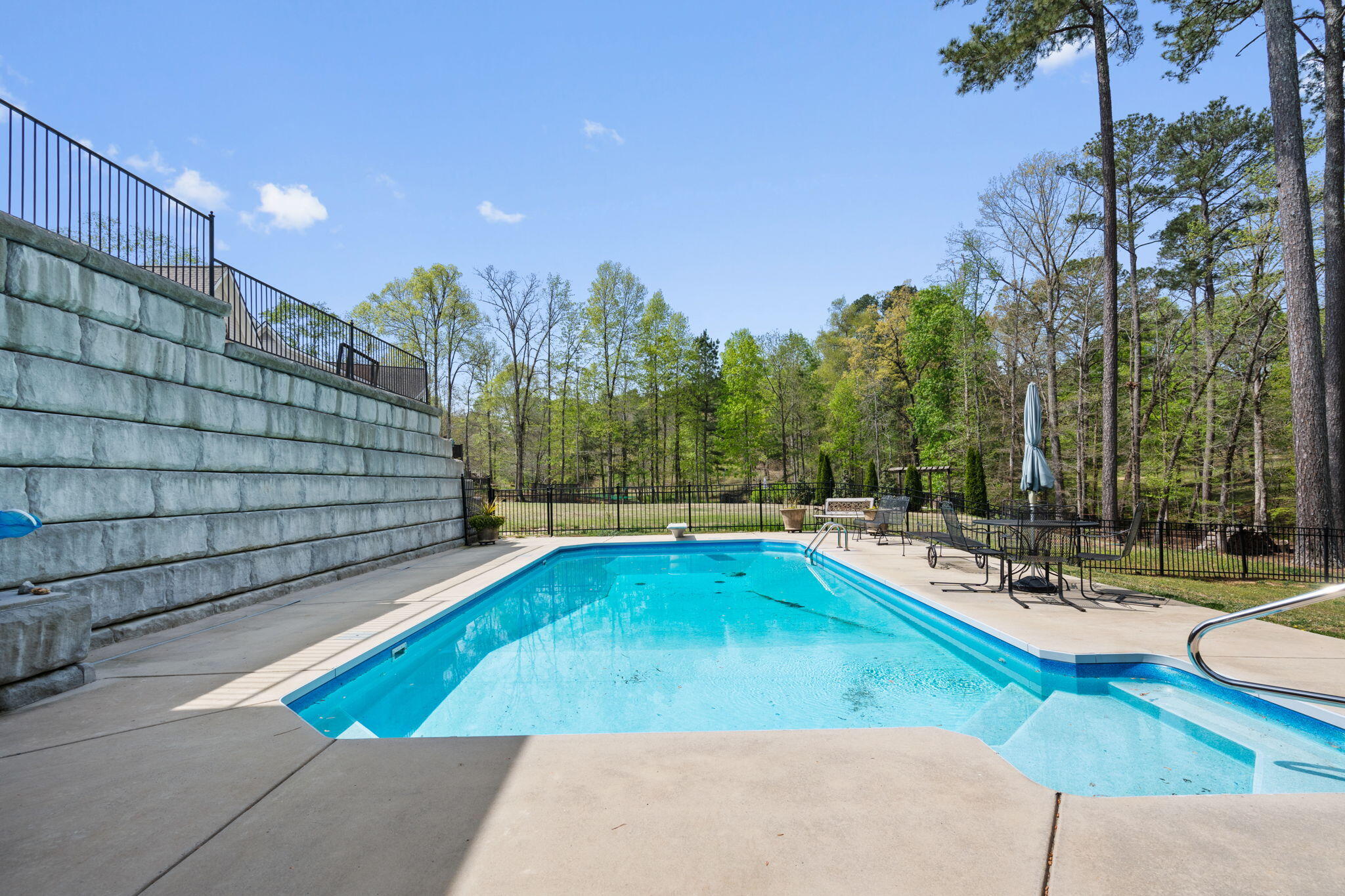 373 Bridgewater Drive, McDonald