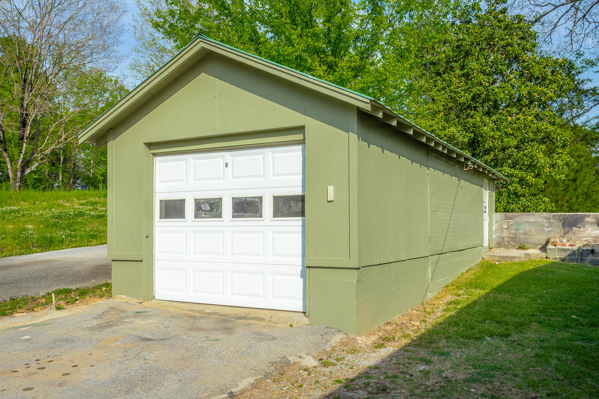 2806 Eblen Drive