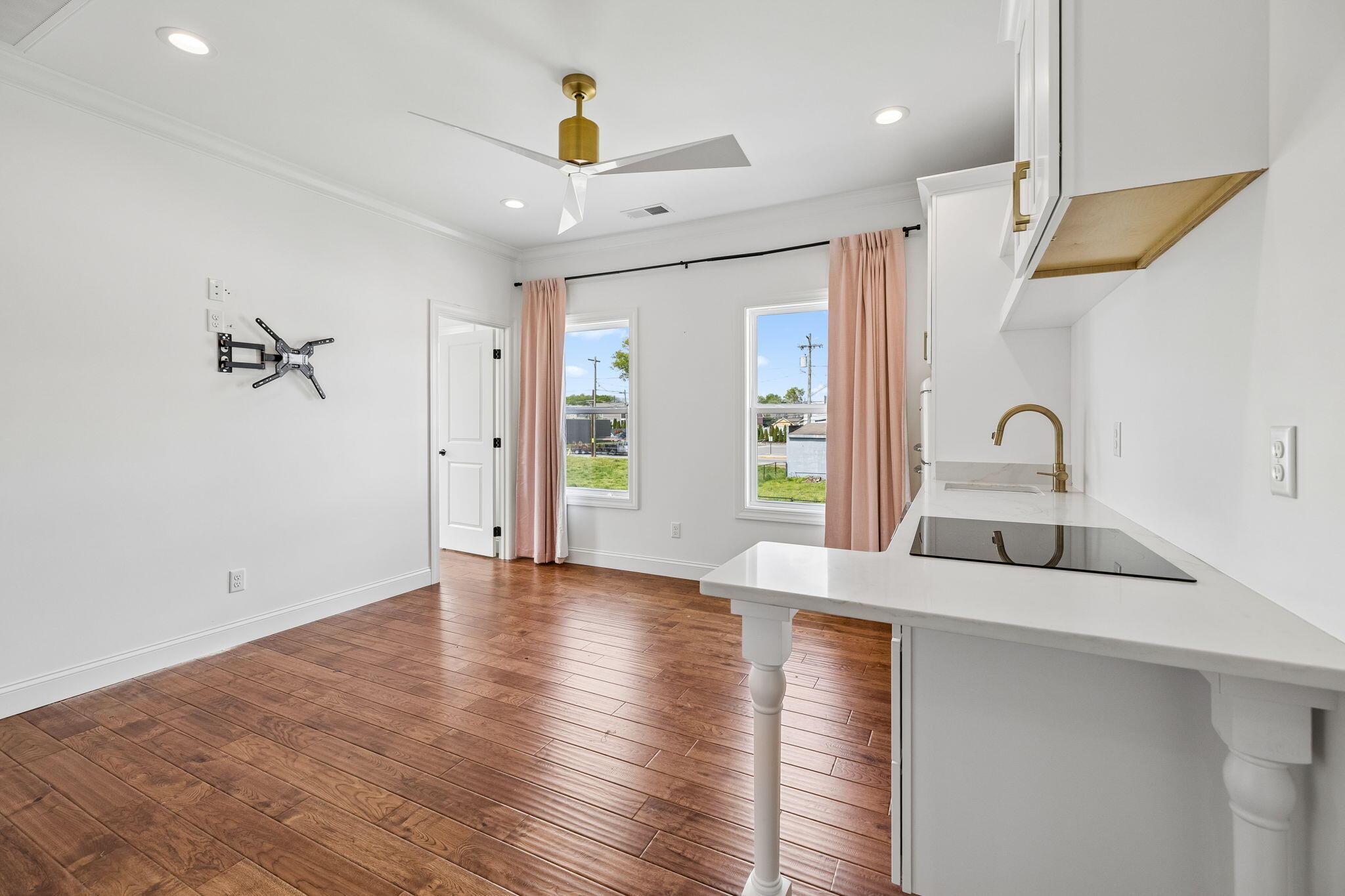 619 E 16th Street, Lot 4