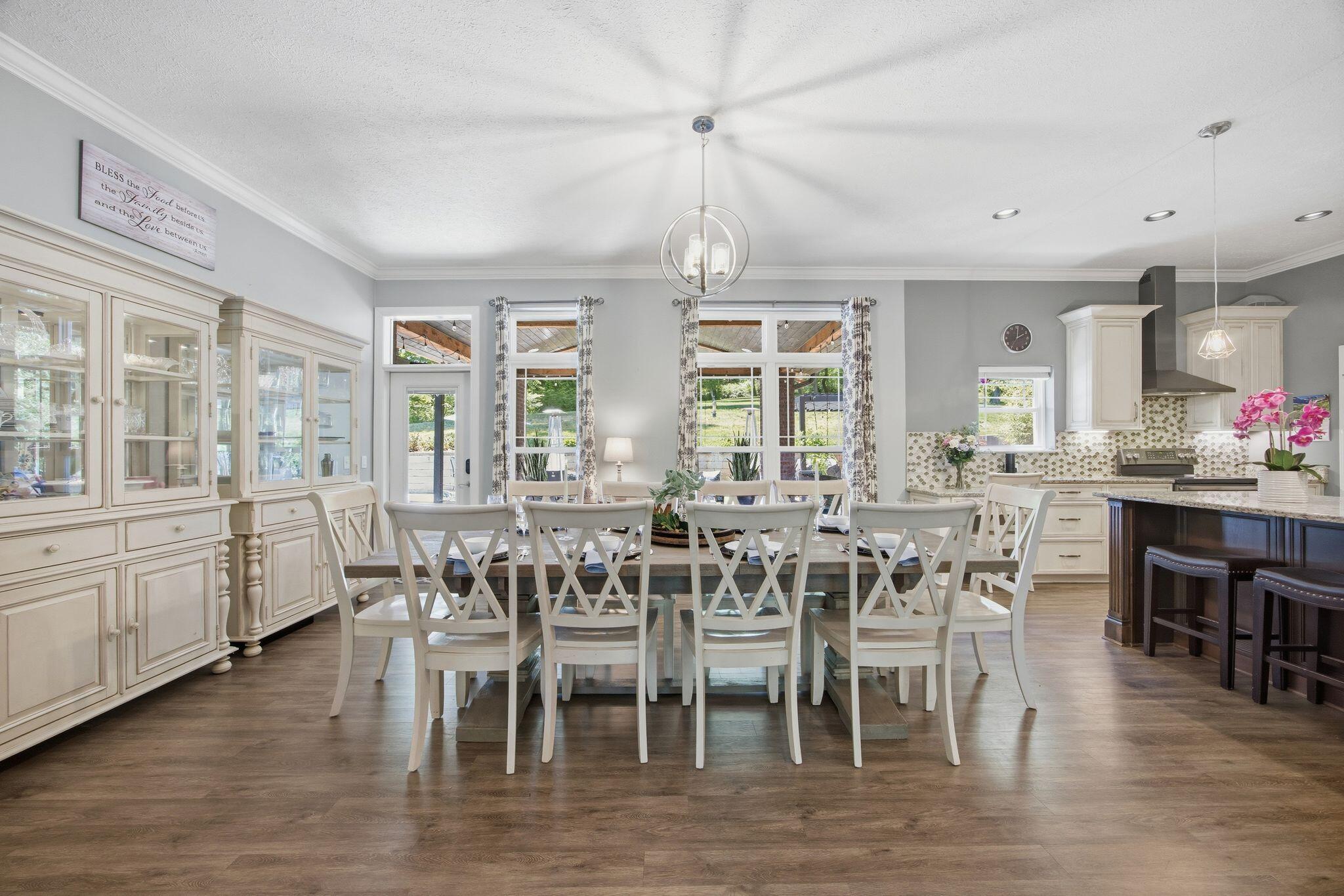 9265 N Hickory Valley Road