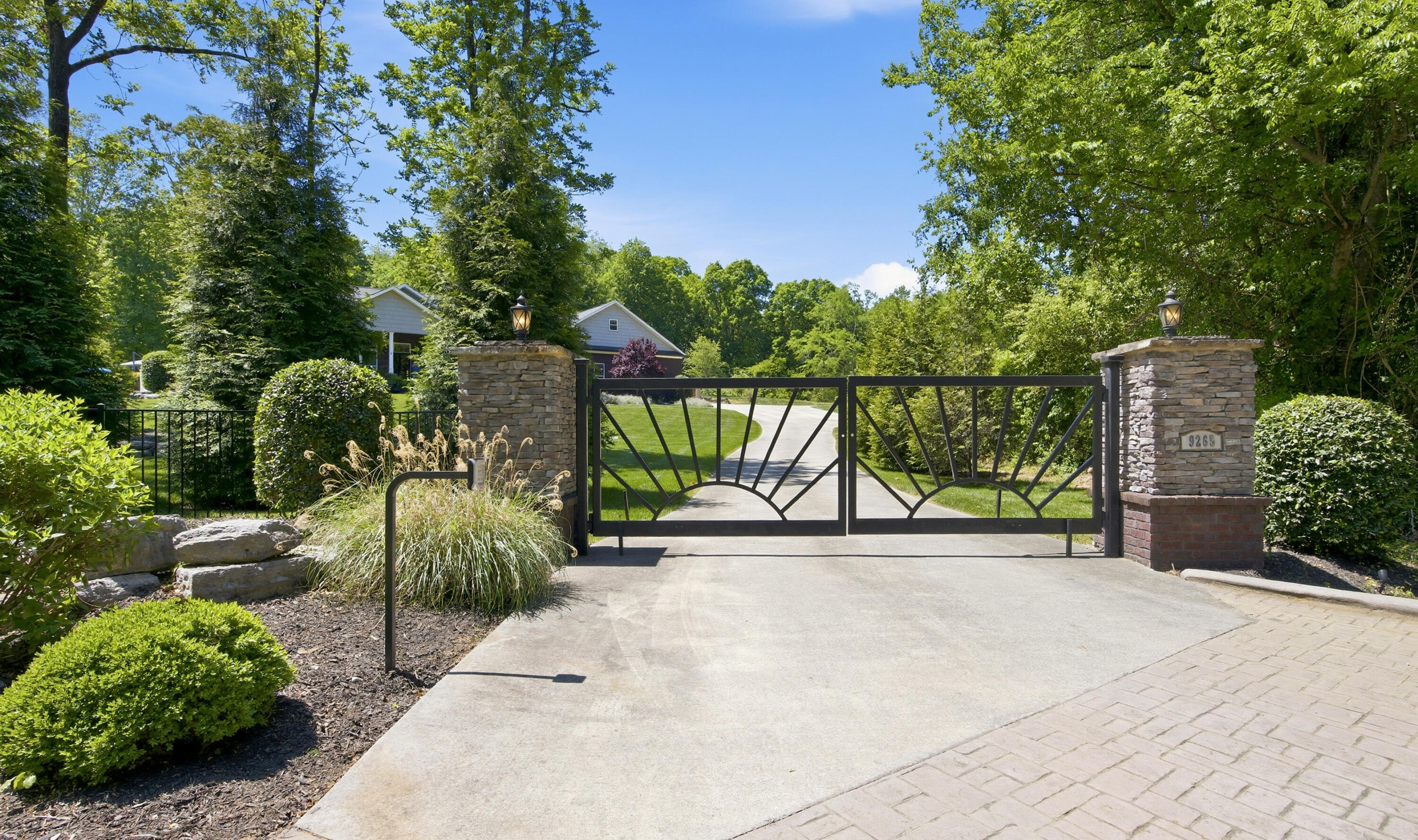 9265 N Hickory Valley Road