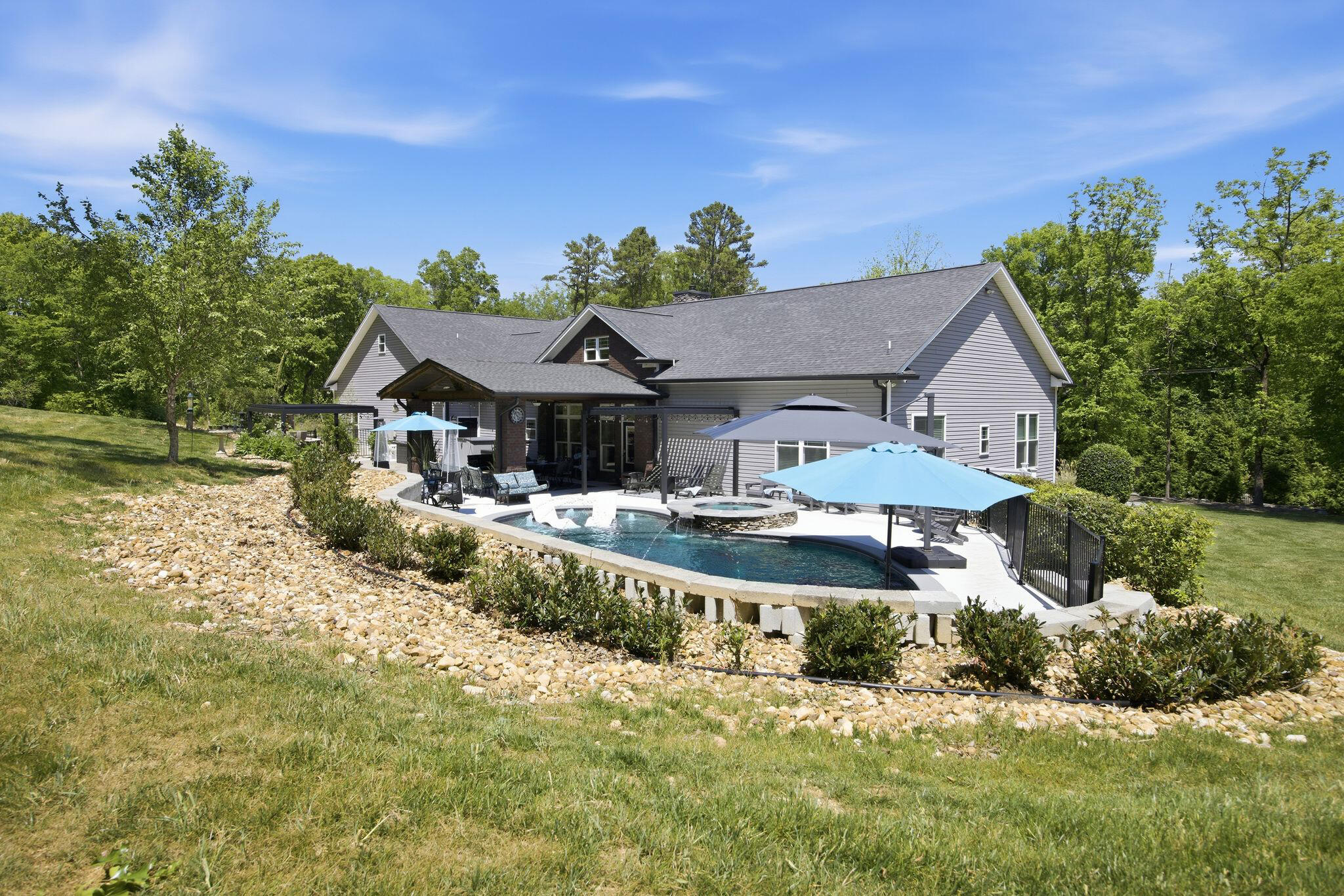 9265 N Hickory Valley Road