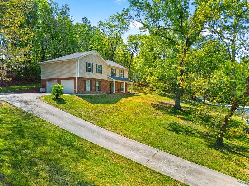 8706 Wooded Vale Court