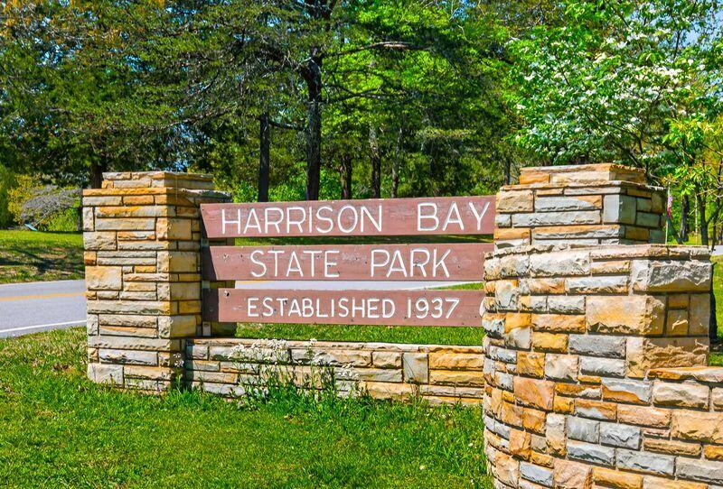 8706 Wooded Vale Court