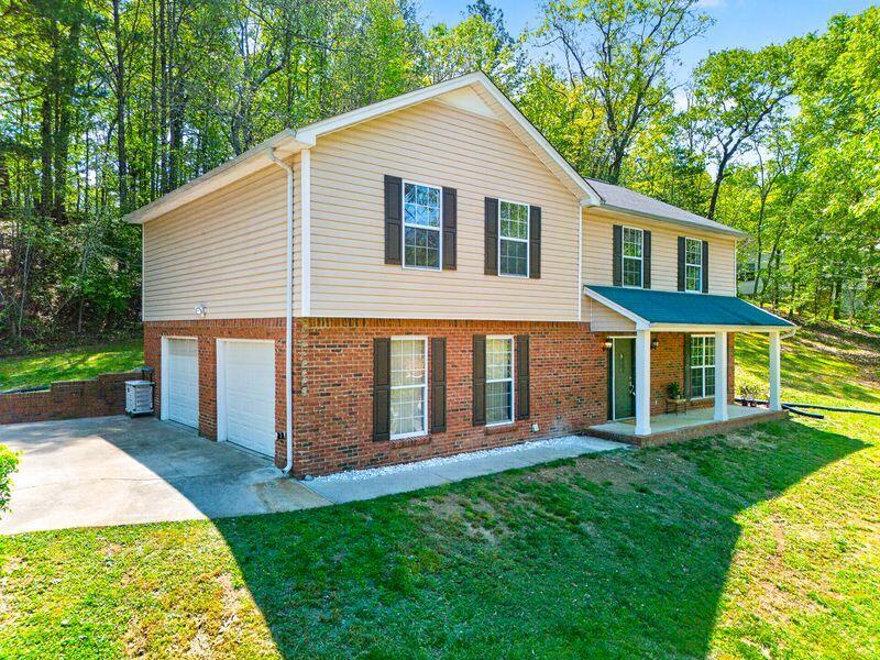 8706 Wooded Vale Court