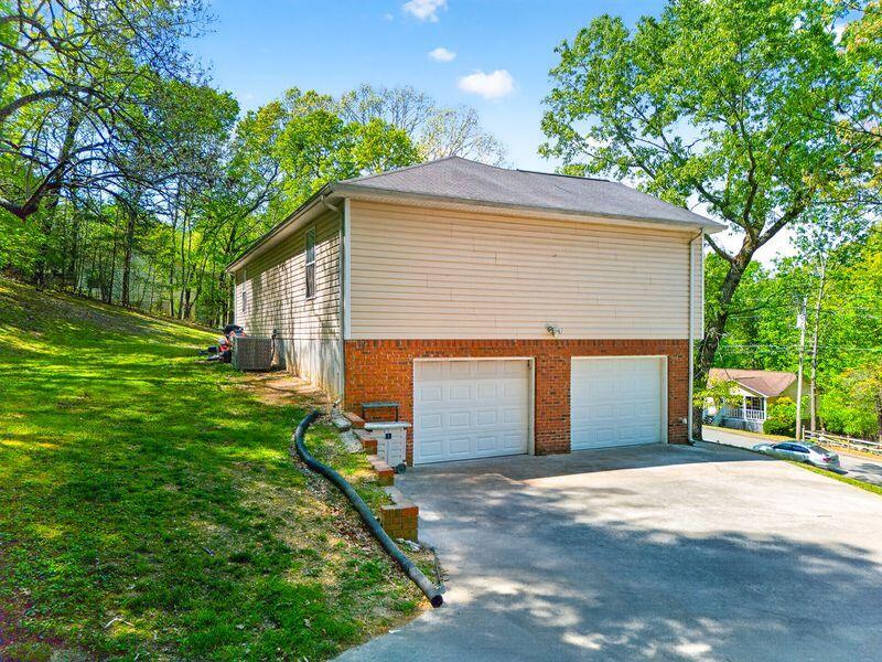 8706 Wooded Vale Court