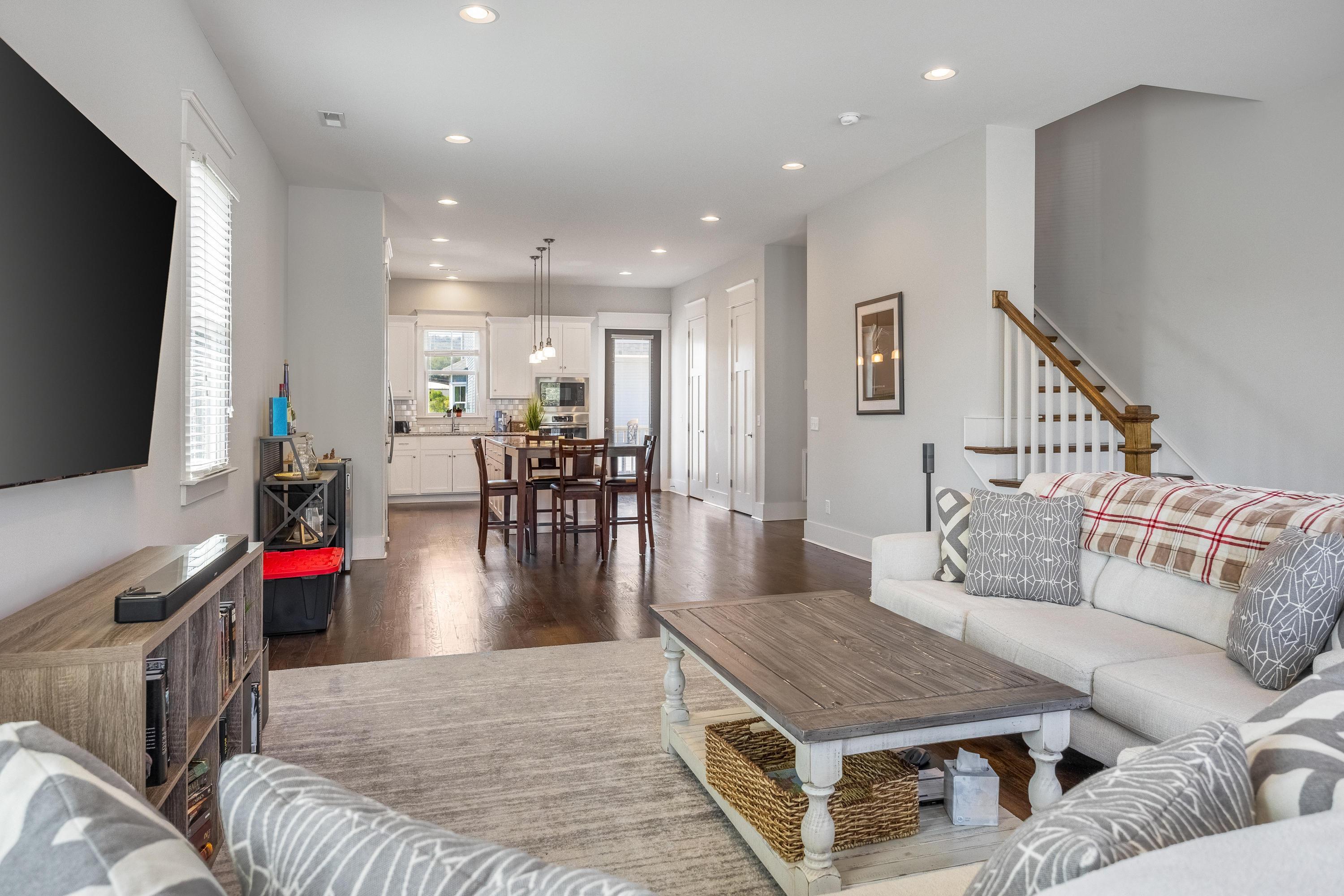 691 Mariner Way, 72