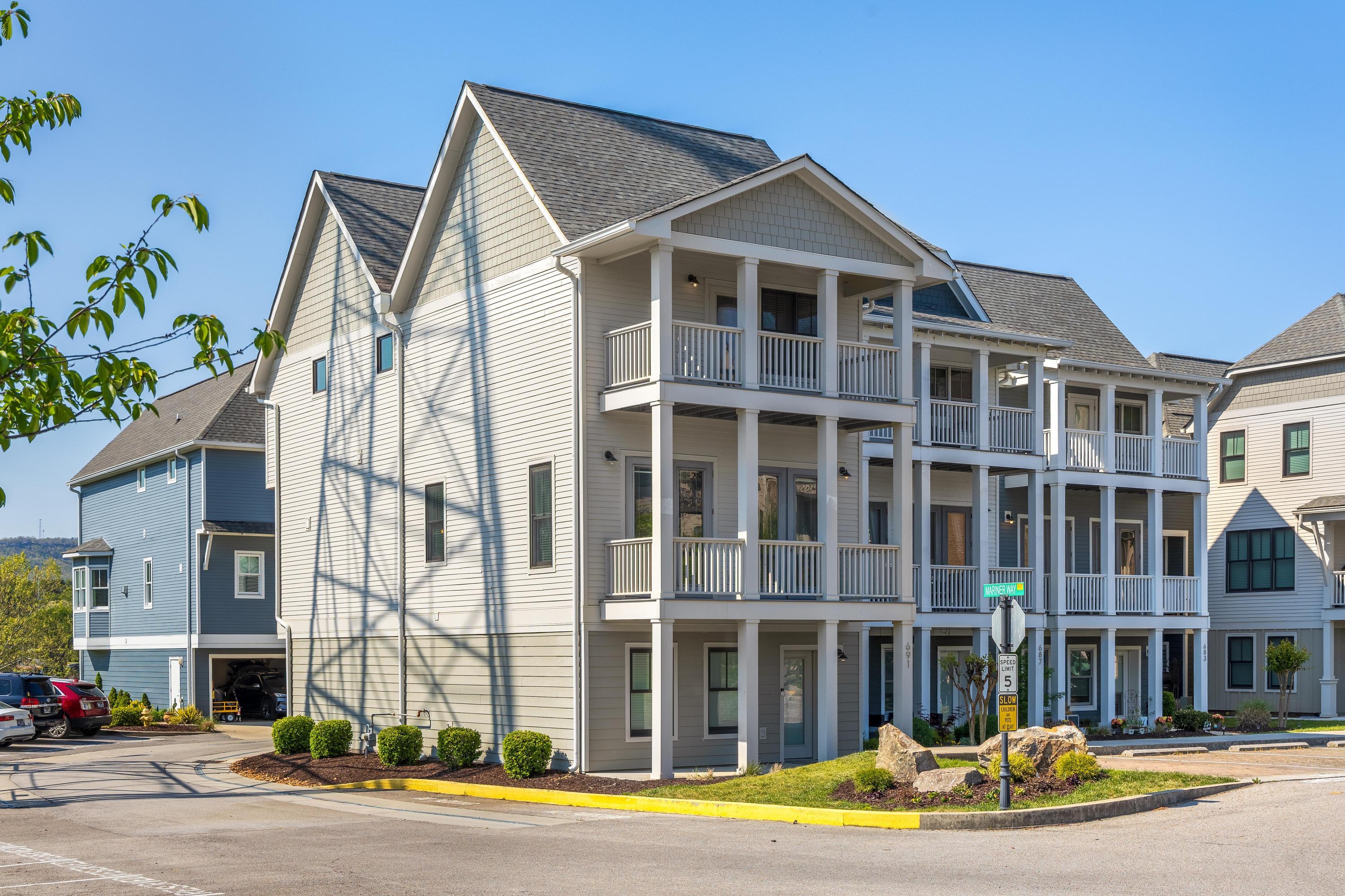 691 Mariner Way, 72